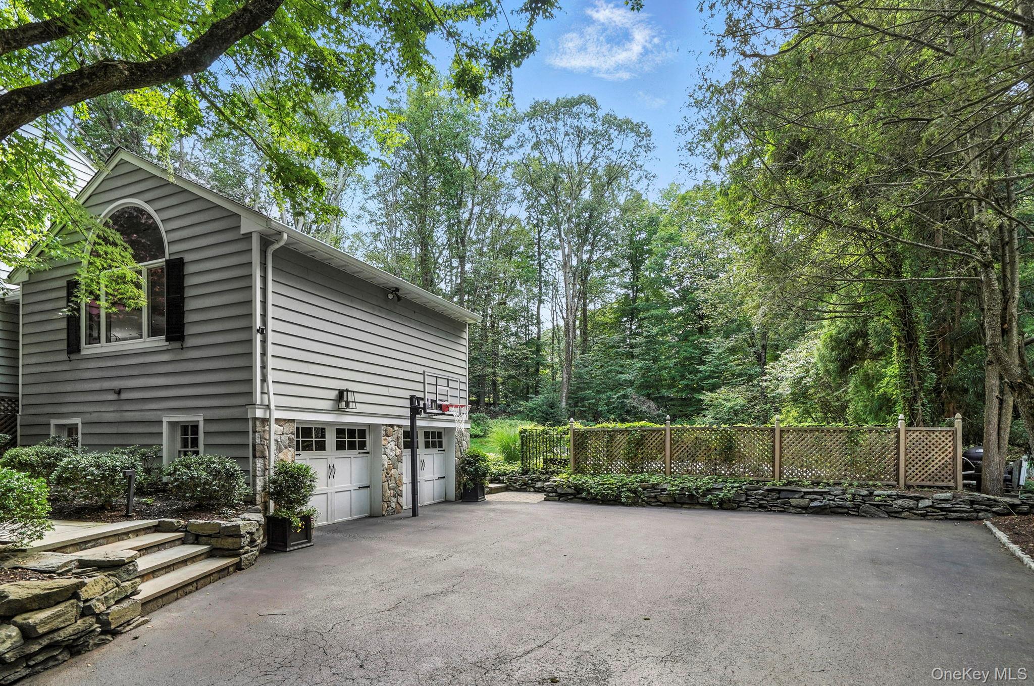 54 Banksville Road, Armonk, NY 10504