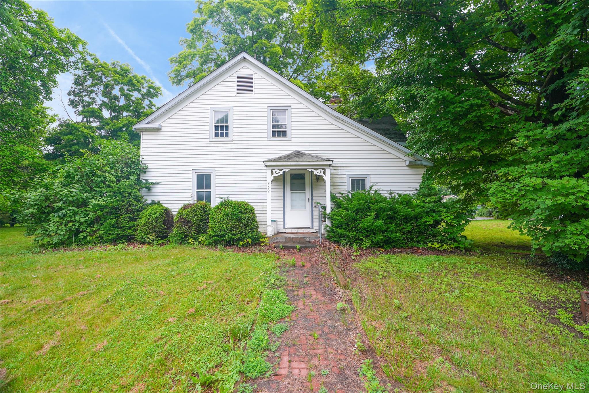 559 N Quaker Lane, Hyde Park, NY 12538