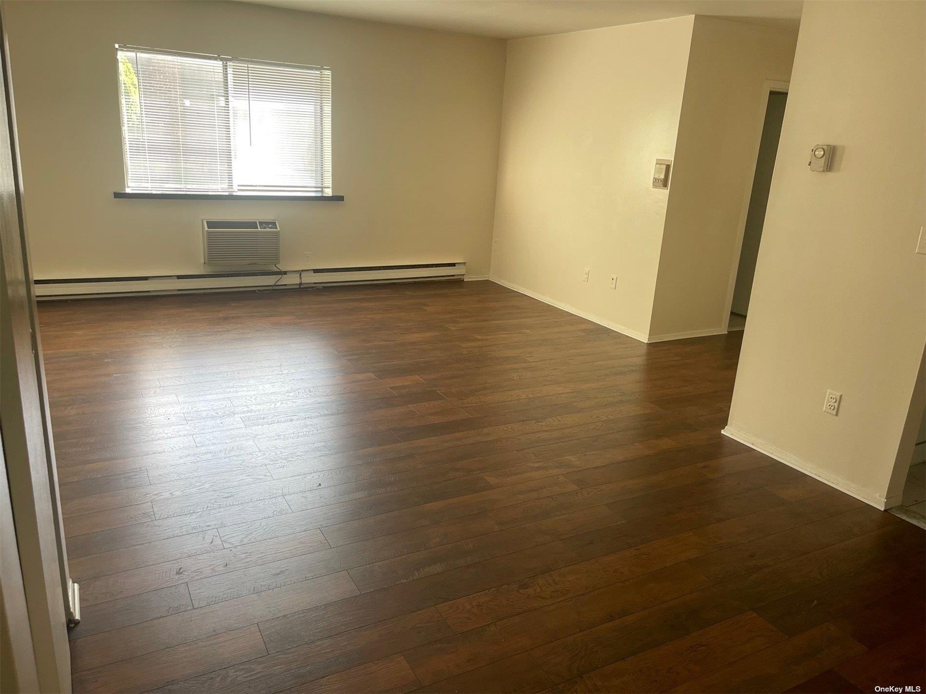 530 Hudson Avenue # B4, Cedarhurst, NY 11516