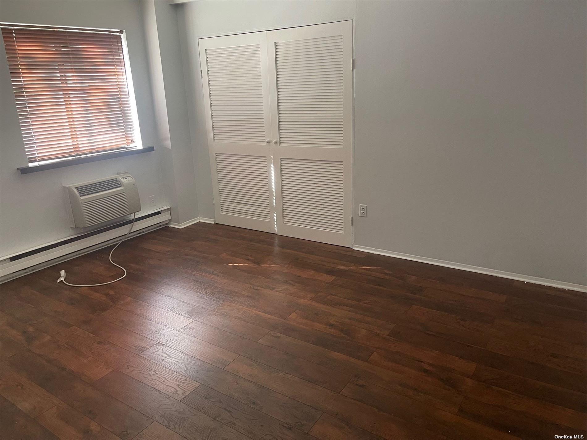 530 Hudson Avenue # B4, Cedarhurst, NY 11516