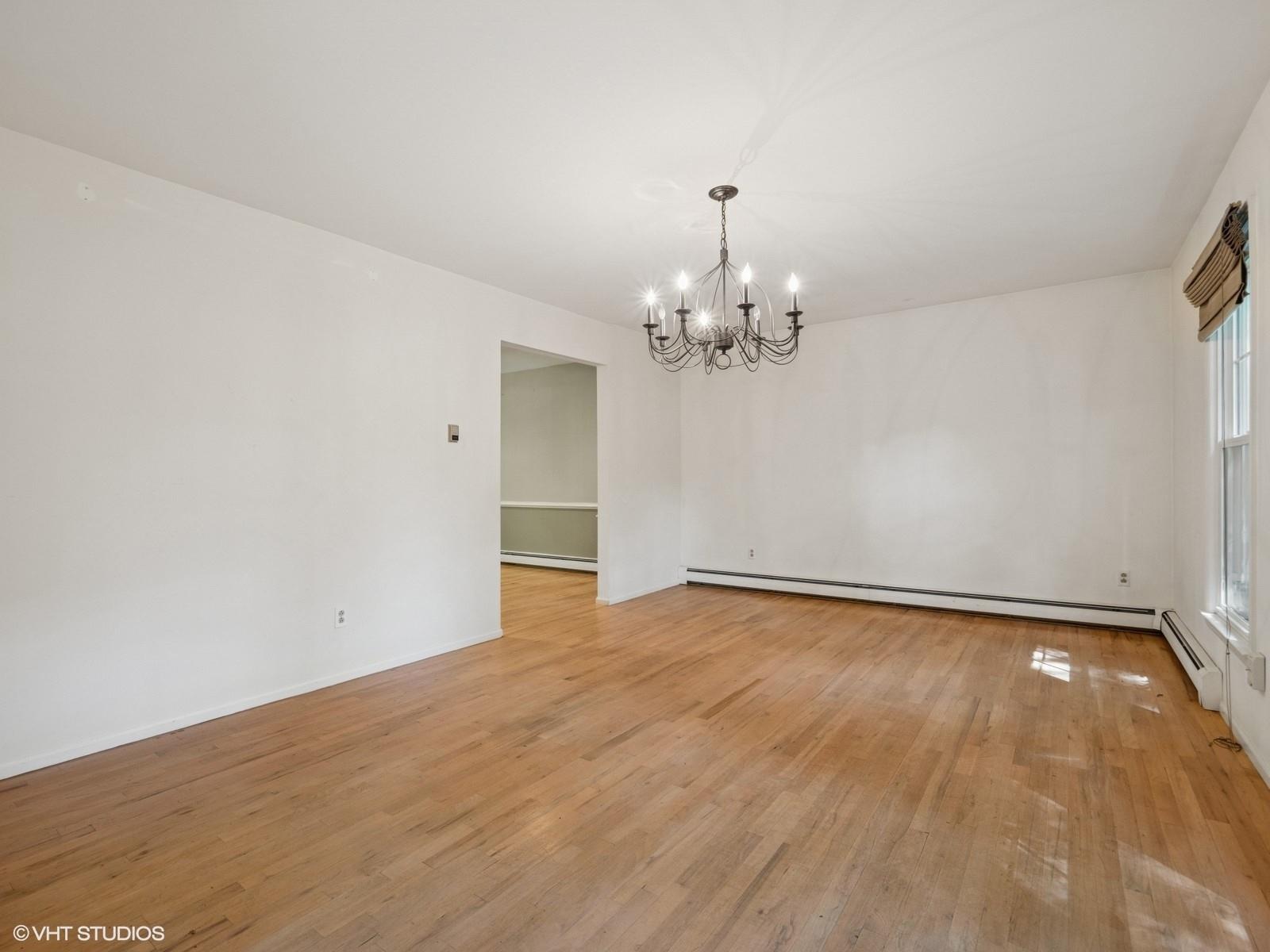 10 Silvermine Drive, South Salem, NY 10590