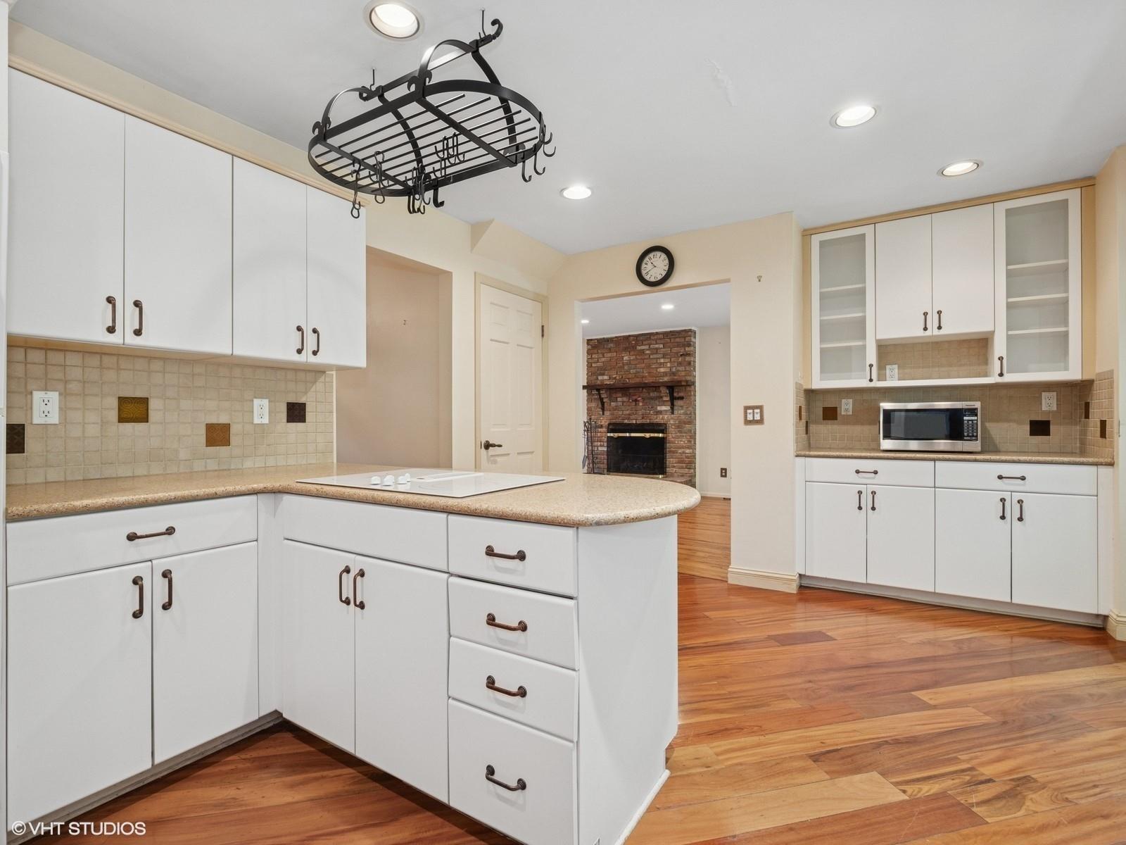 10 Silvermine Drive, South Salem, NY 10590