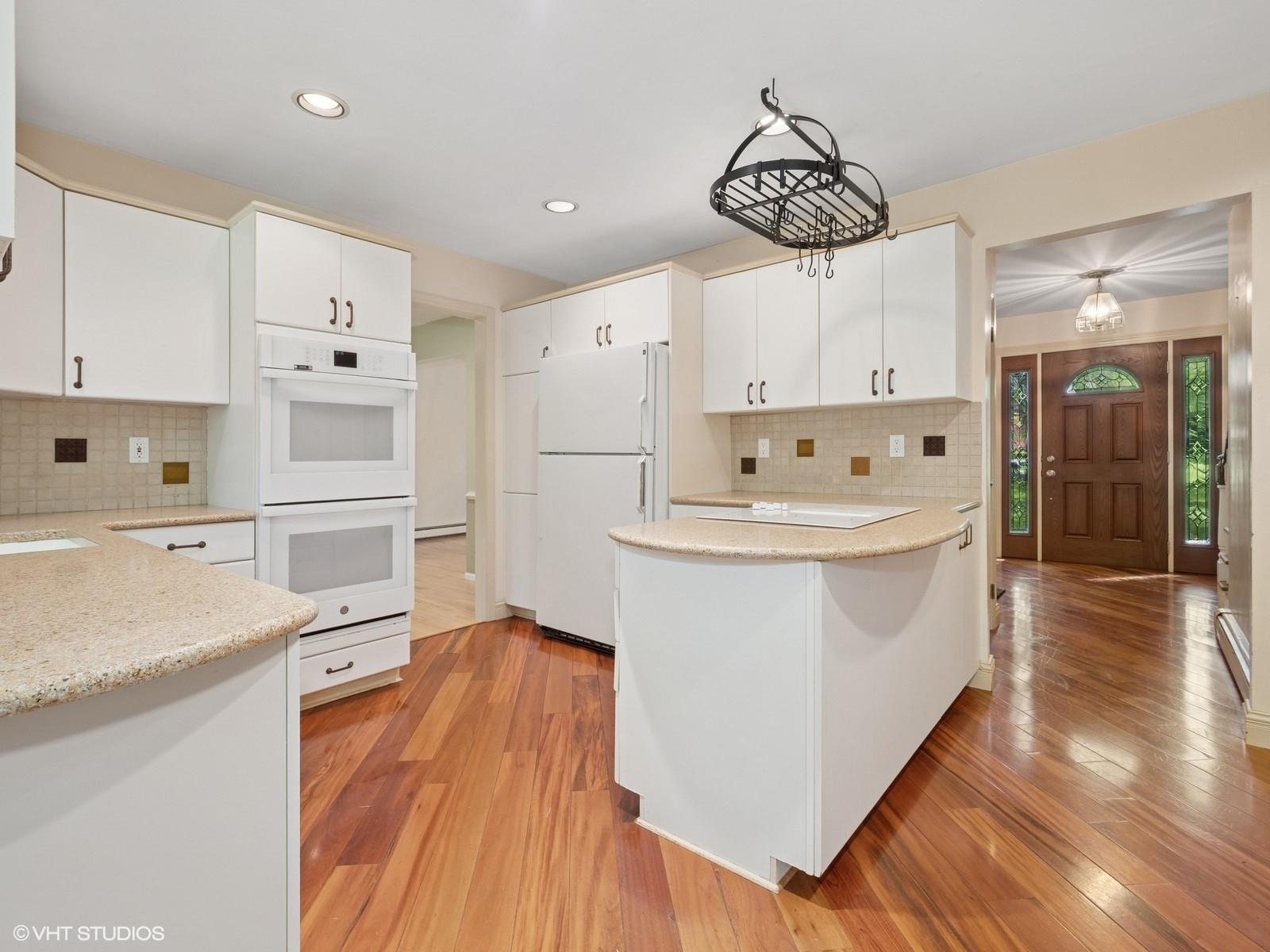 10 Silvermine Drive, South Salem, NY 10590