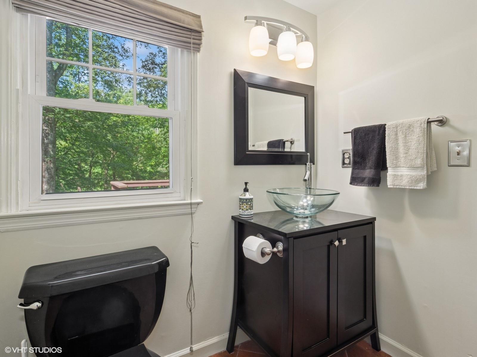 10 Silvermine Drive, South Salem, NY 10590