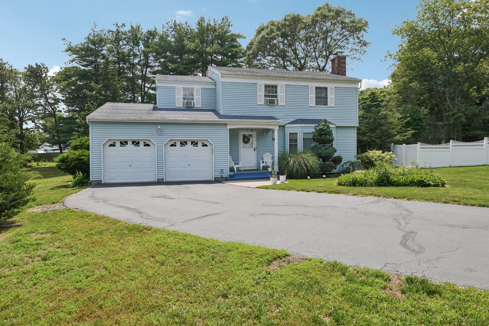 19 Sherwood Court, Ronkonkoma, NY 11779