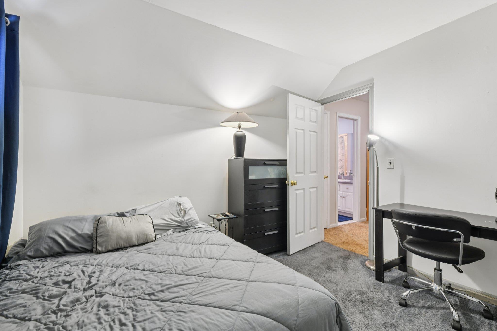 19 Sherwood Court, Ronkonkoma, NY 11779