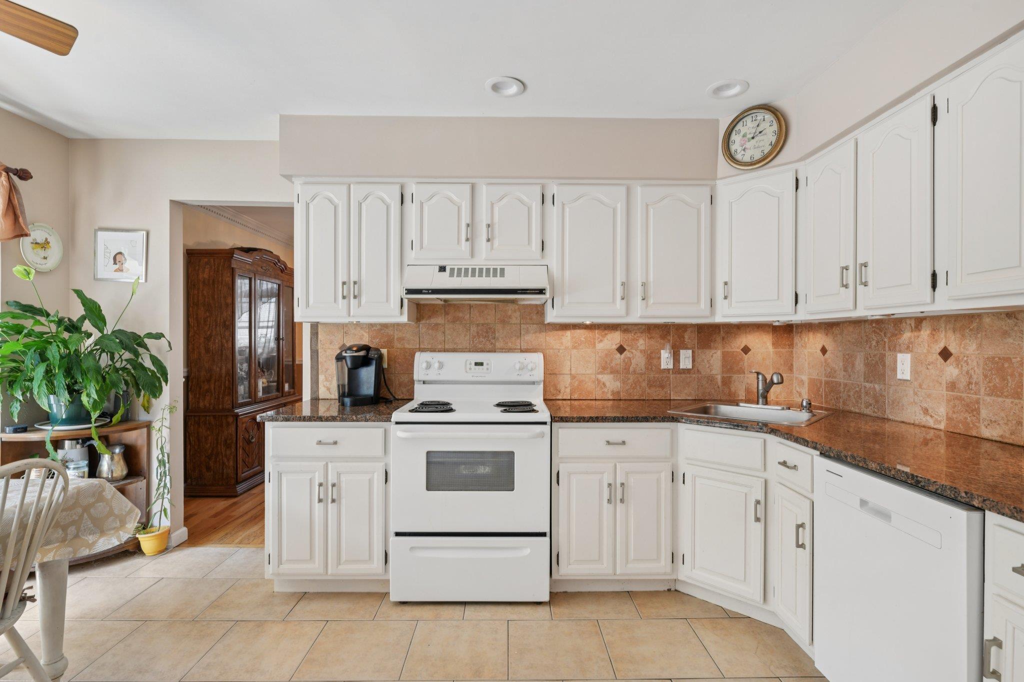 19 Sherwood Court, Ronkonkoma, NY 11779