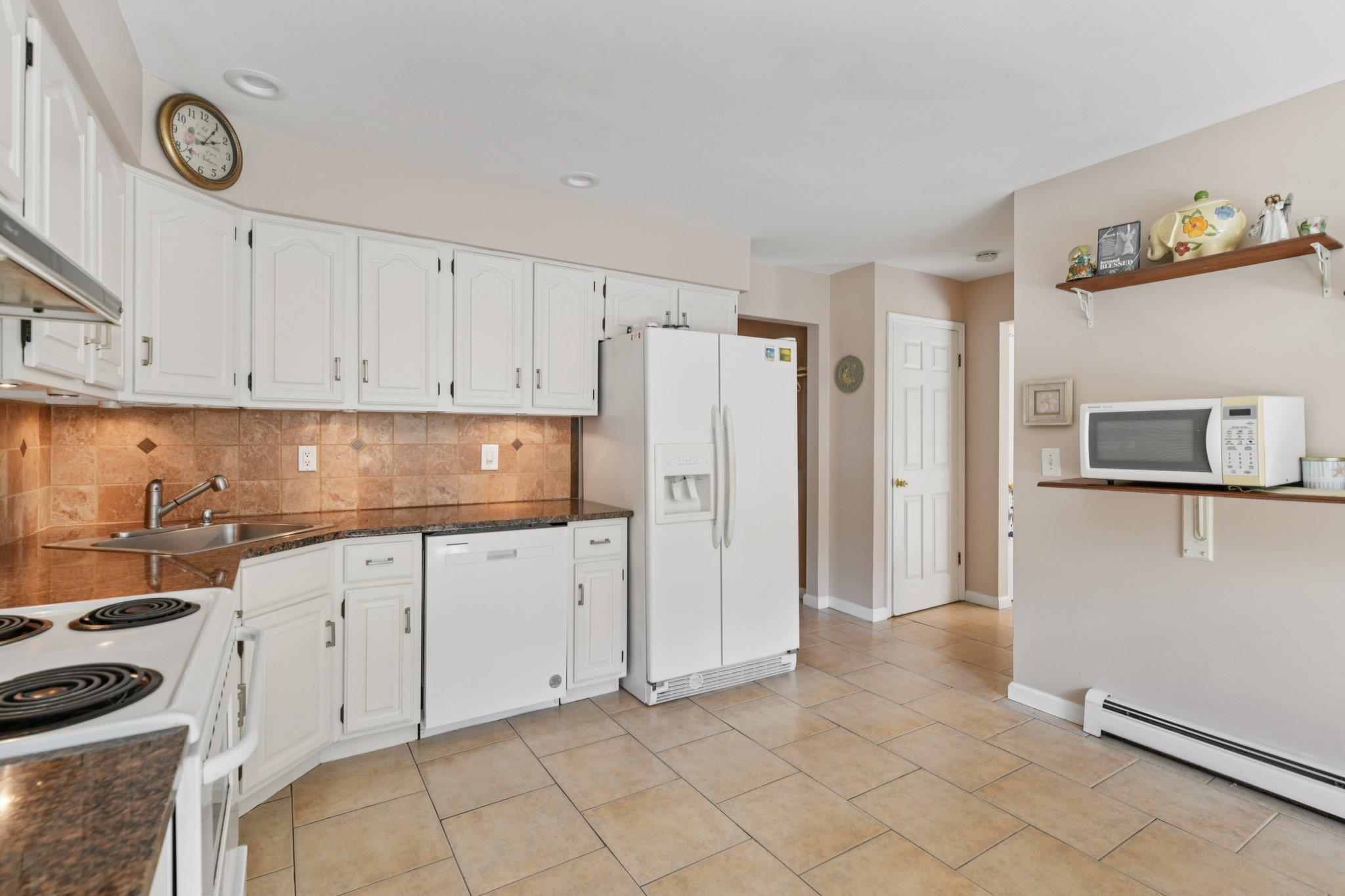 19 Sherwood Court, Ronkonkoma, NY 11779