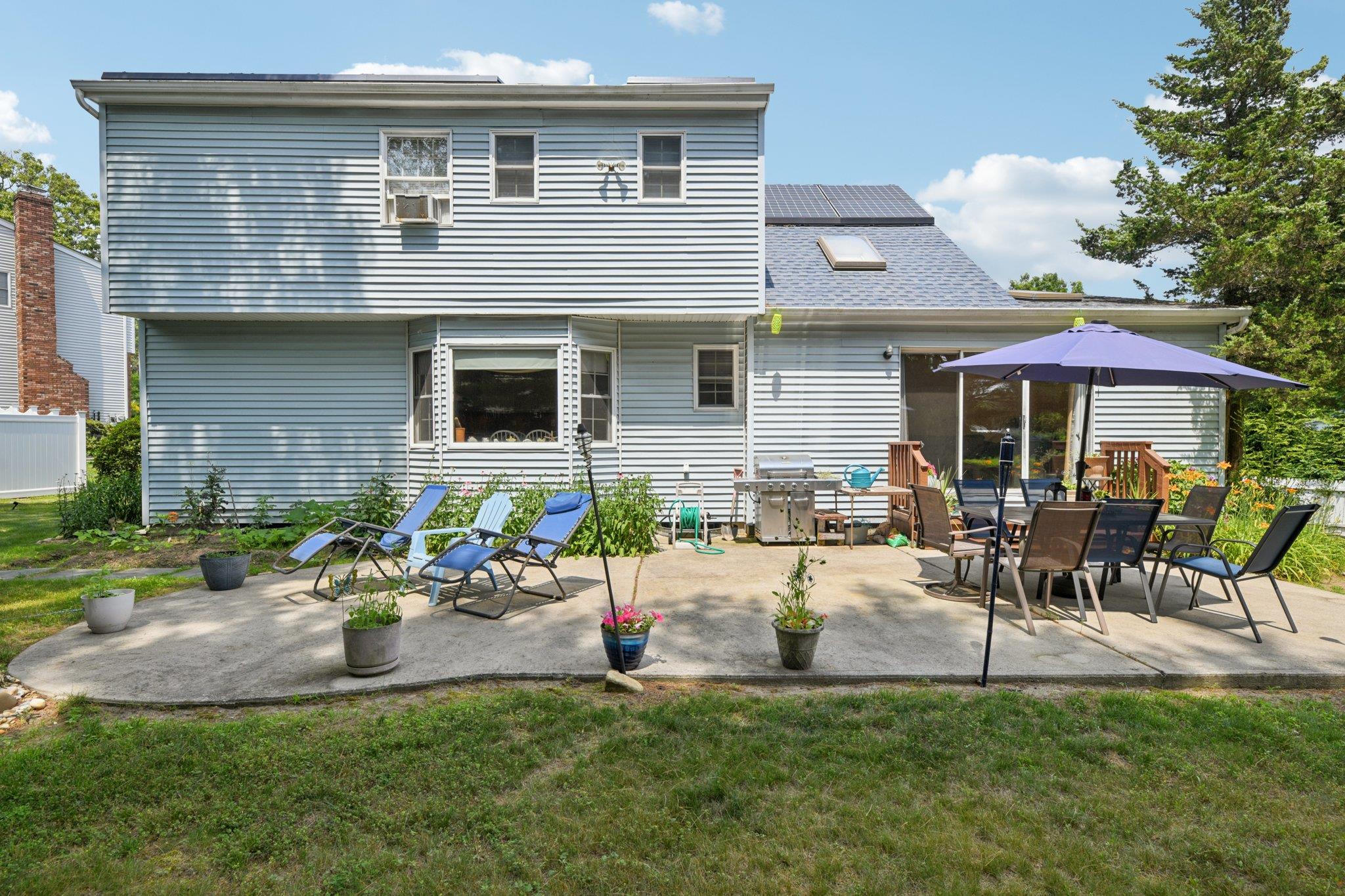 19 Sherwood Court, Ronkonkoma, NY 11779