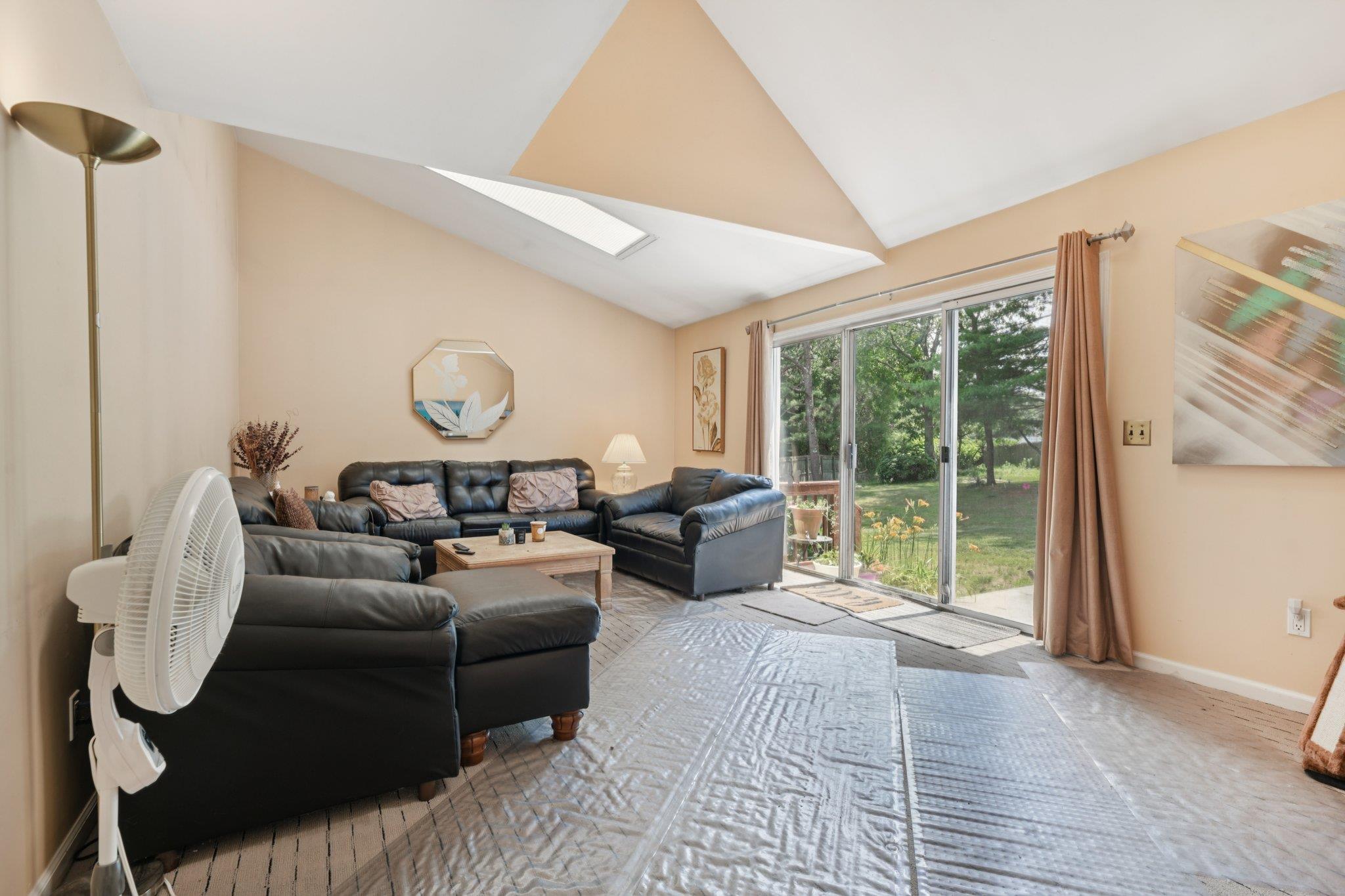 19 Sherwood Court, Ronkonkoma, NY 11779