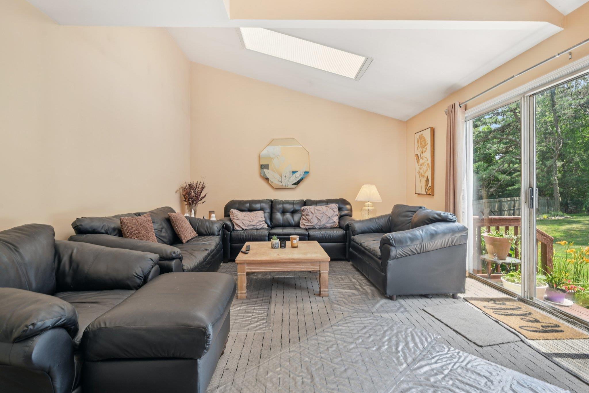 19 Sherwood Court, Ronkonkoma, NY 11779