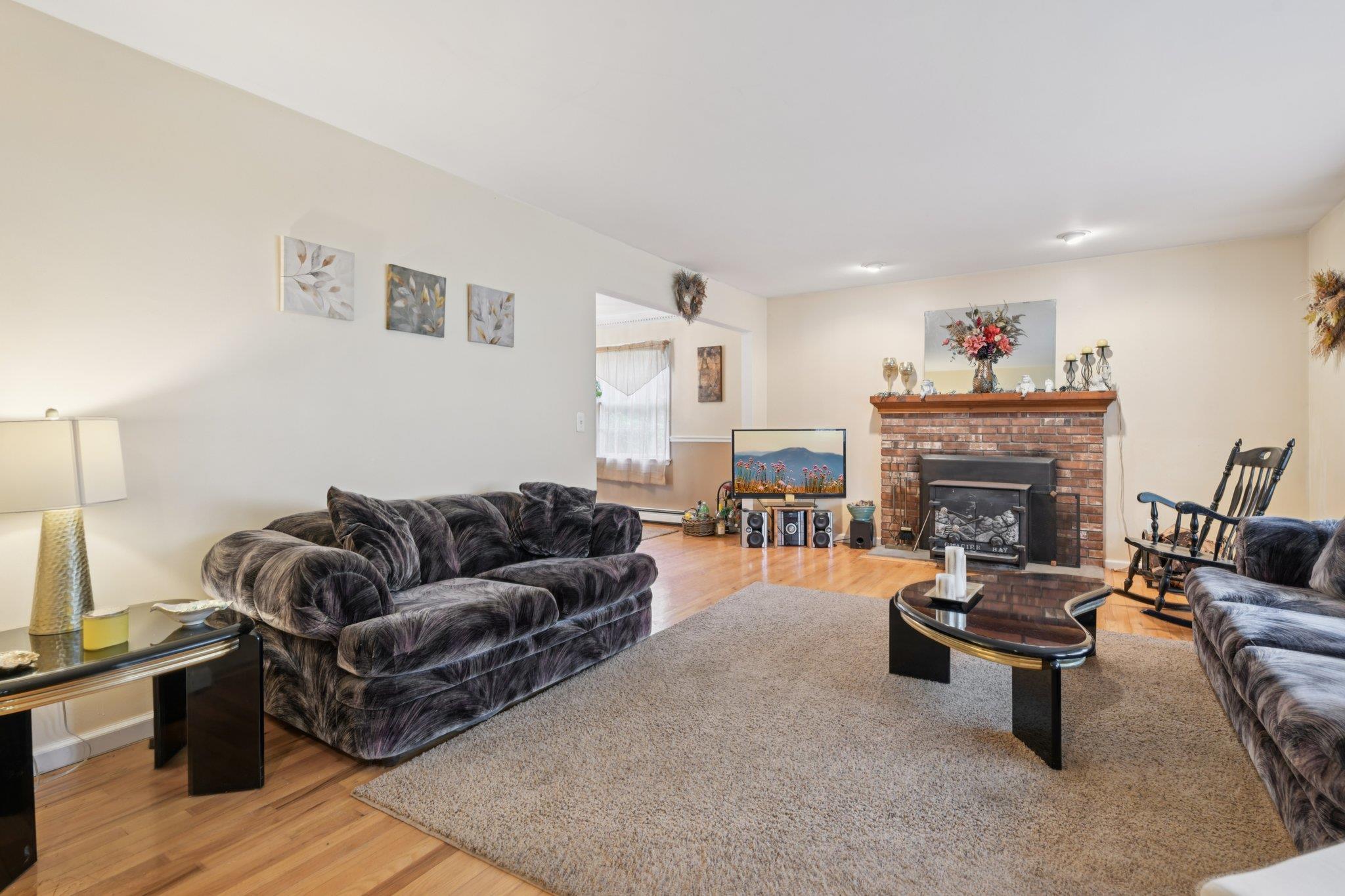 19 Sherwood Court, Ronkonkoma, NY 11779