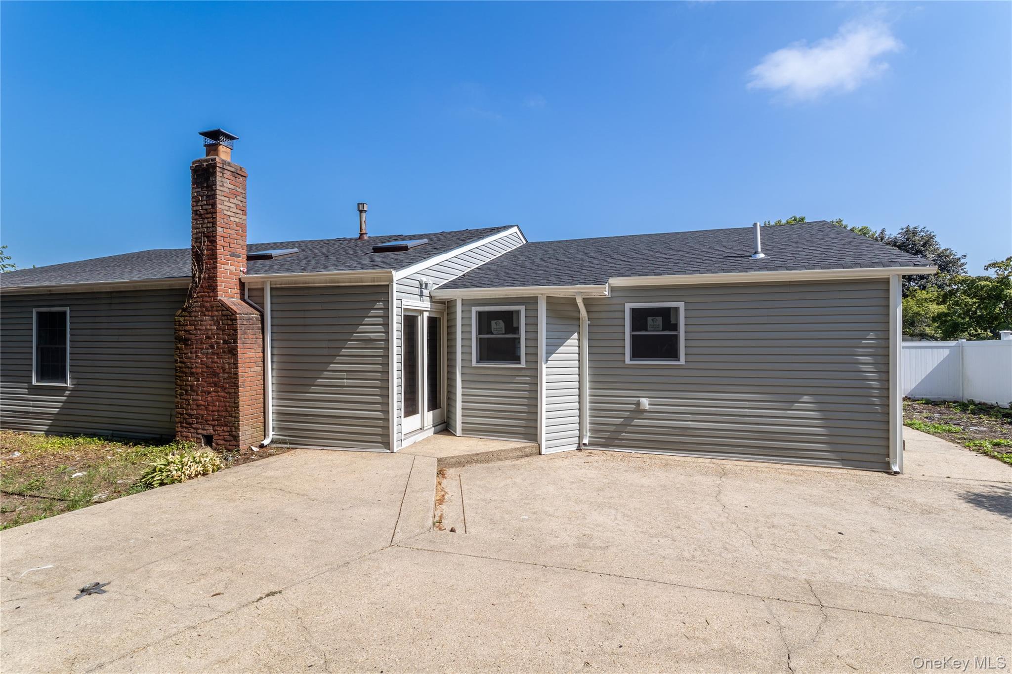 23 Waterford Drive, Wheatley Heights, NY 11798