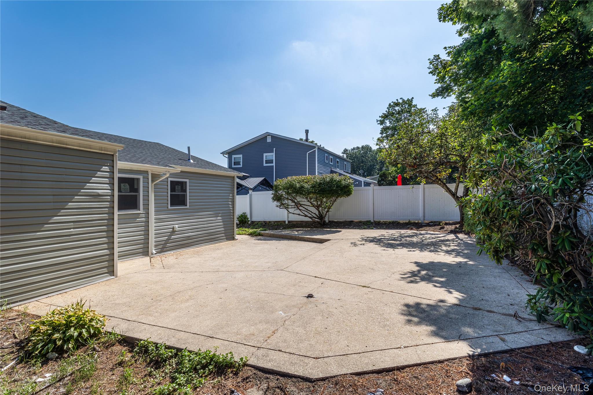 23 Waterford Drive, Wheatley Heights, NY 11798