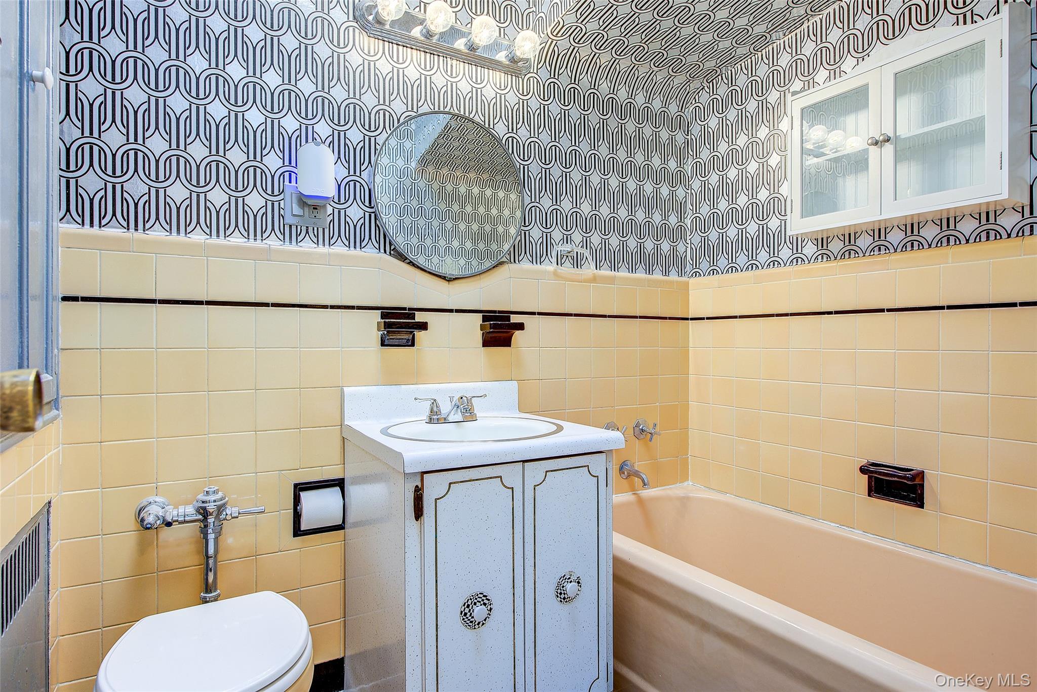 82-91 Caldwell Avenue, Middle Village, NY 11379