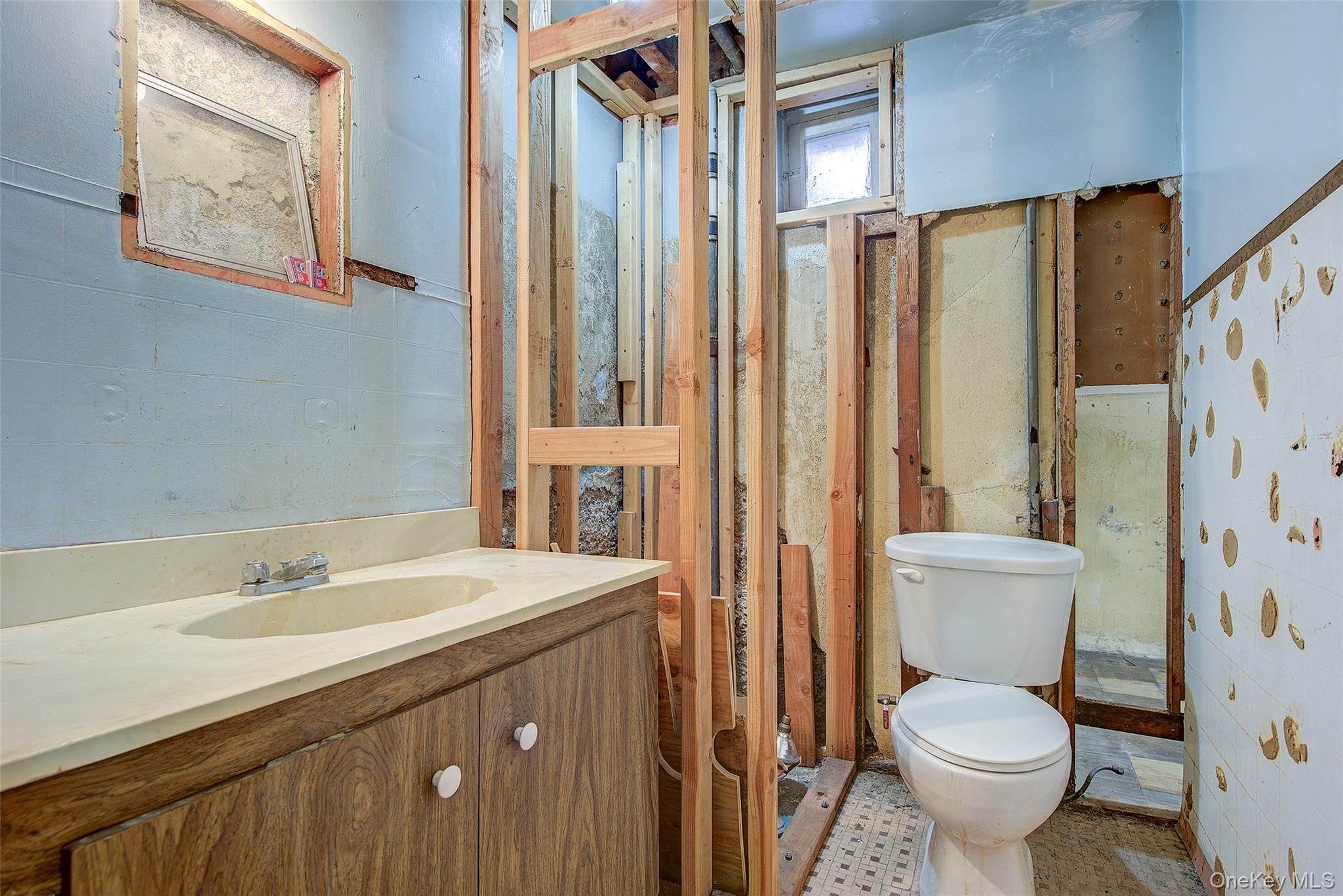 82-91 Caldwell Avenue, Middle Village, NY 11379