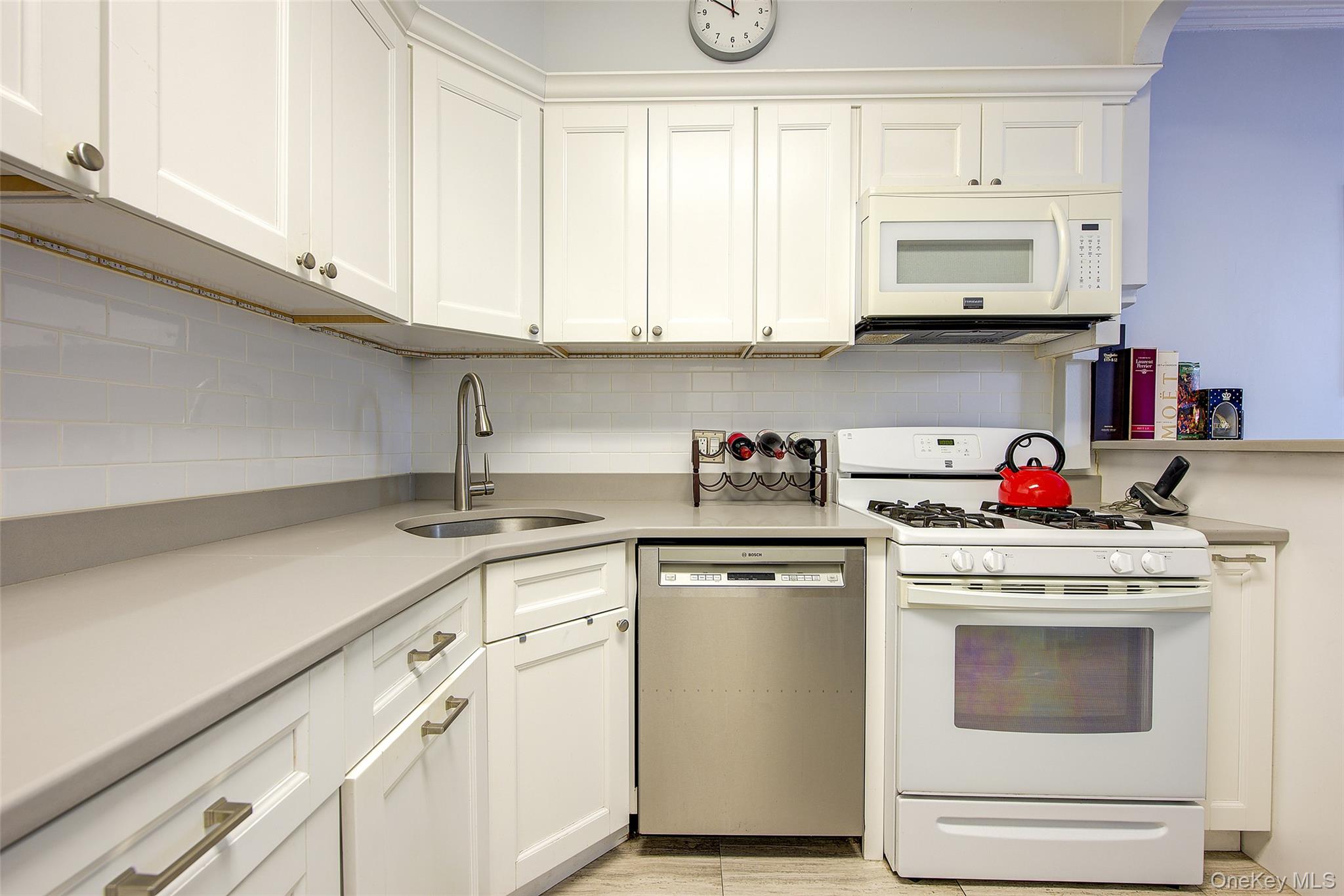 82-91 Caldwell Avenue, Middle Village, NY 11379