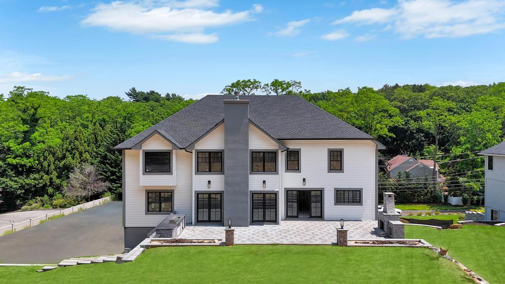 589 Old Bridge Road, Northport, NY 11768