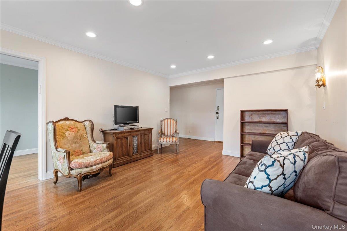 833 Central Avenue # 3M, Far Rockaway, NY 11691