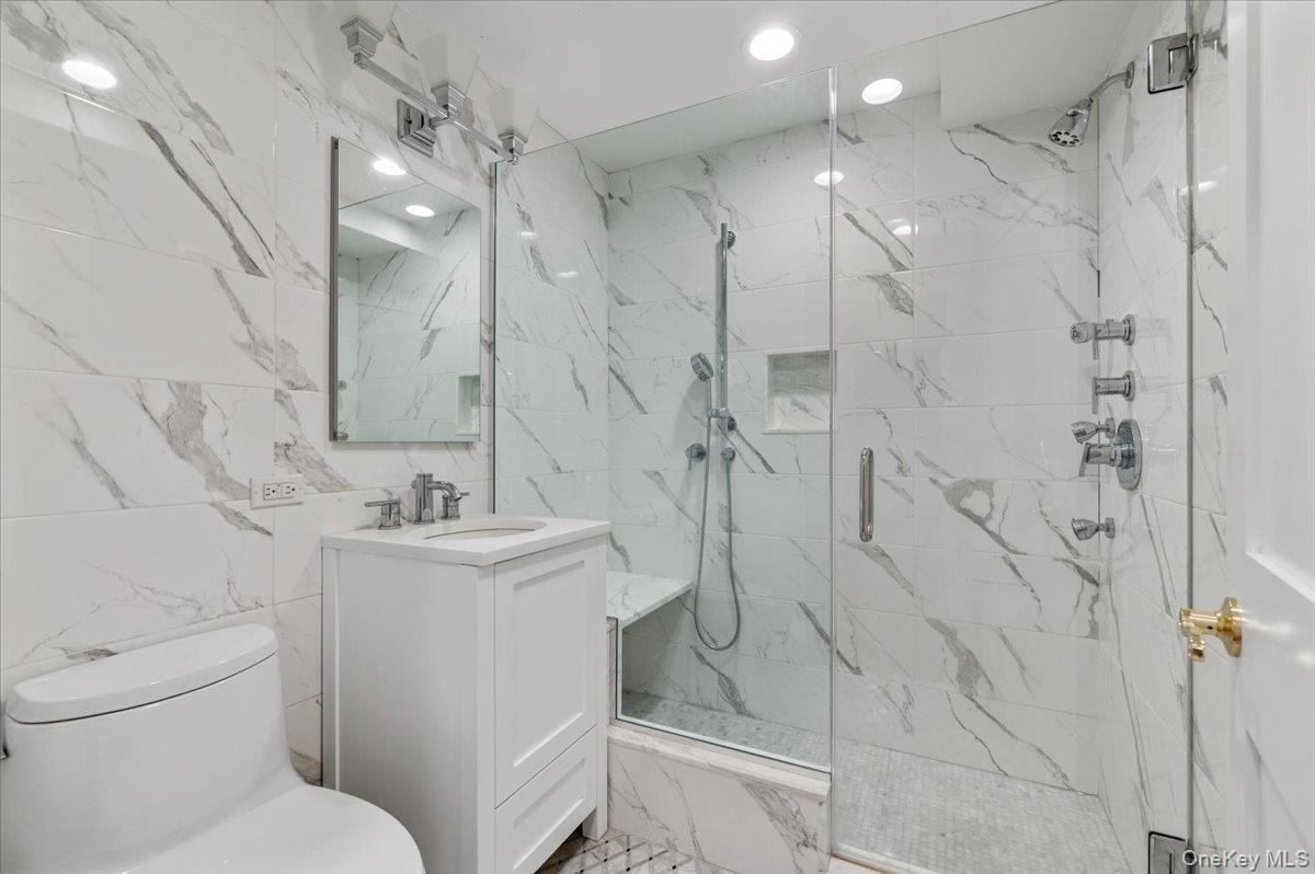 833 Central Avenue # 3M, Far Rockaway, NY 11691