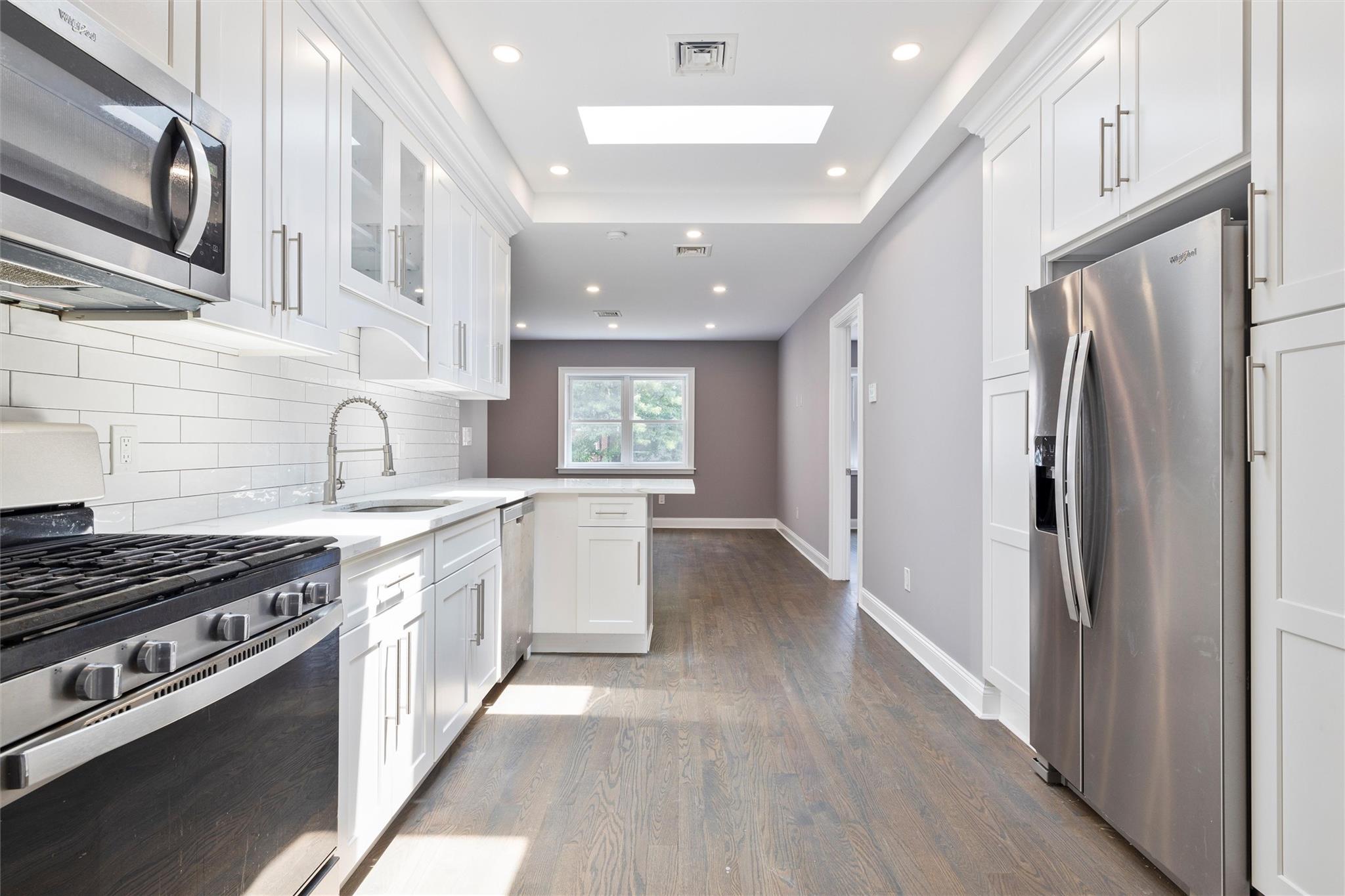 68-02 Jay Ave, Maspeth, NY 11378
