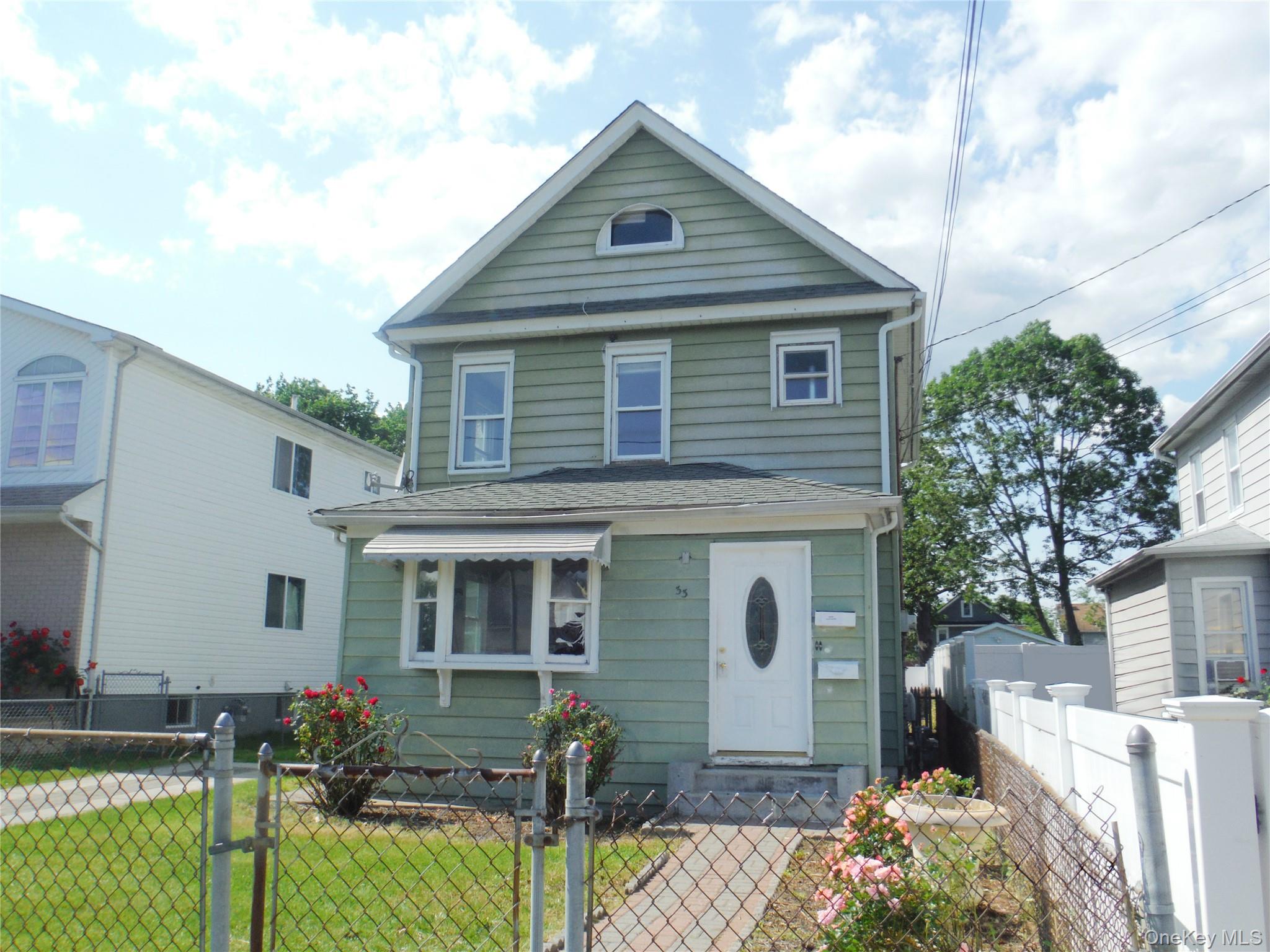 33 Thorne Avenue, Hempstead, NY 11550