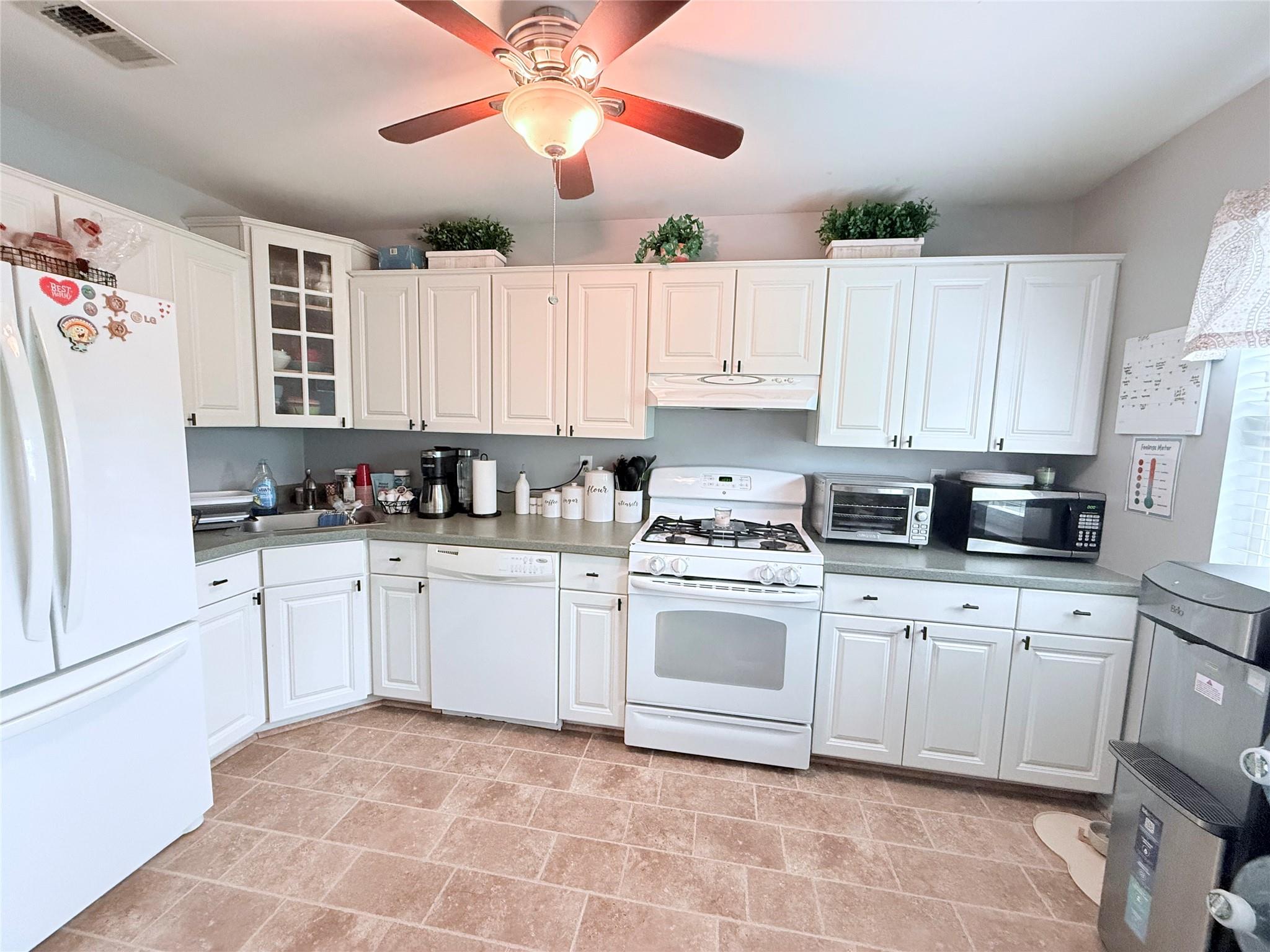 5 Petersen Court # 5, West Babylon, NY 11704