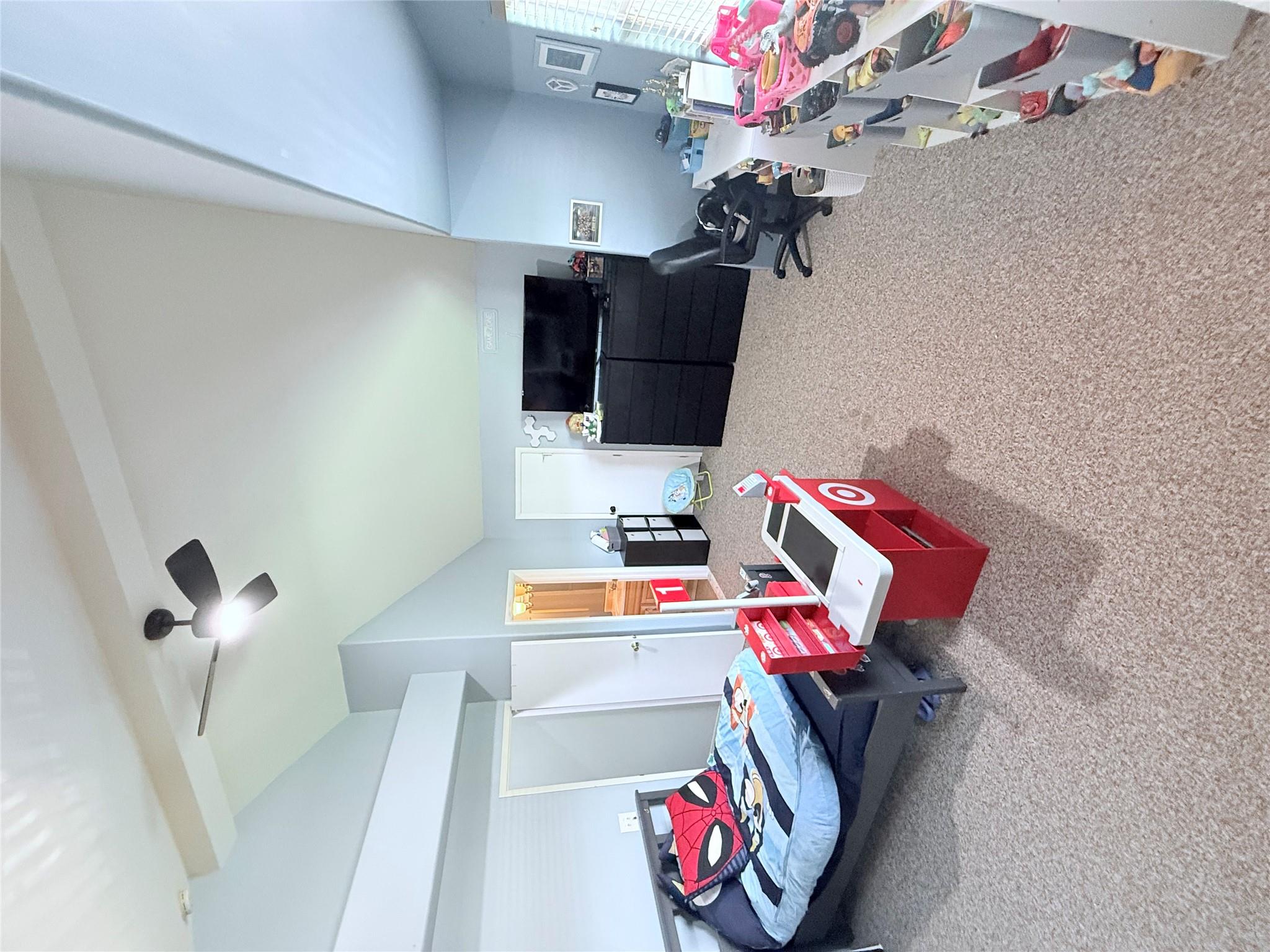 5 Petersen Court # 5, West Babylon, NY 11704