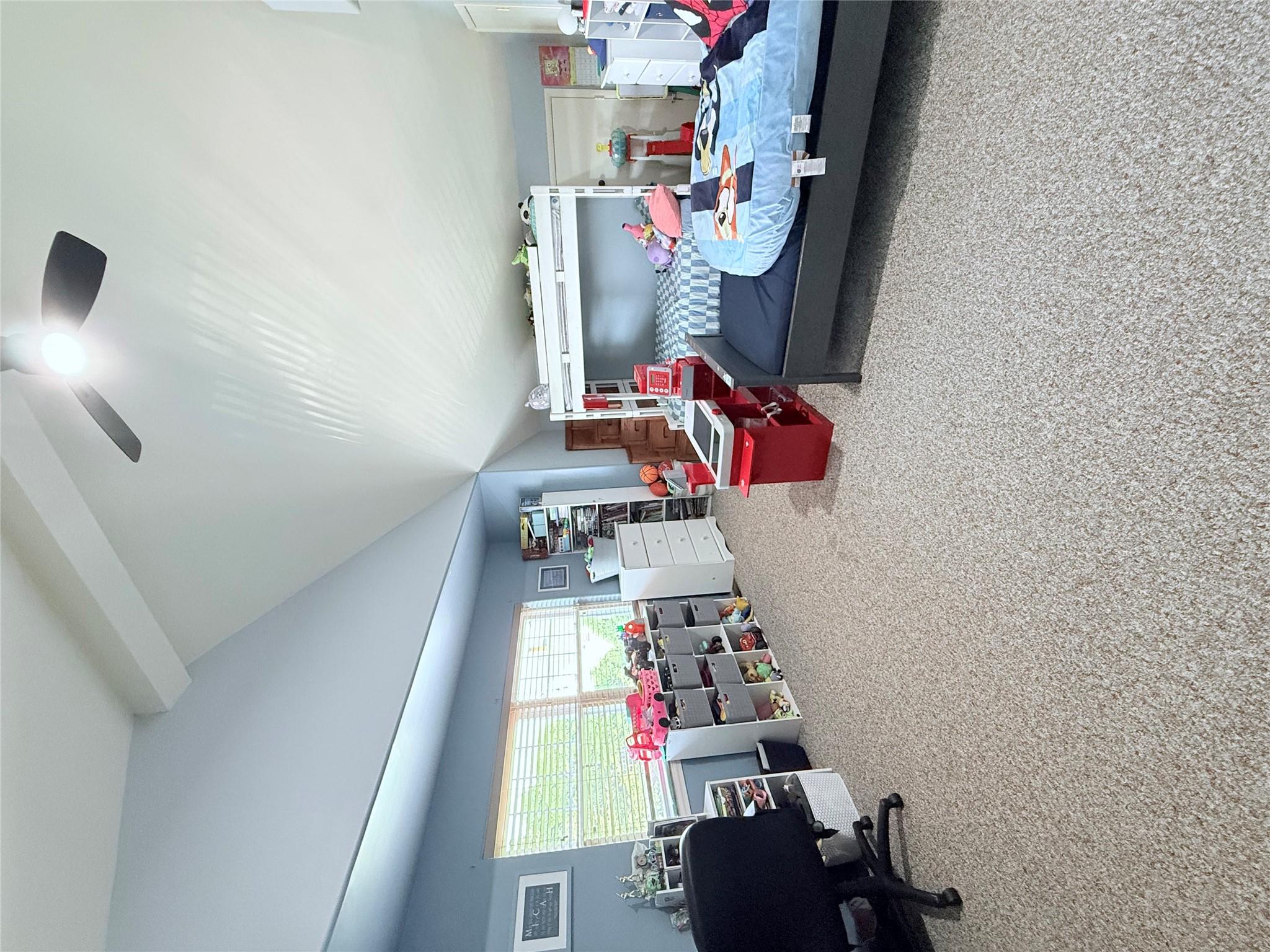 5 Petersen Court # 5, West Babylon, NY 11704