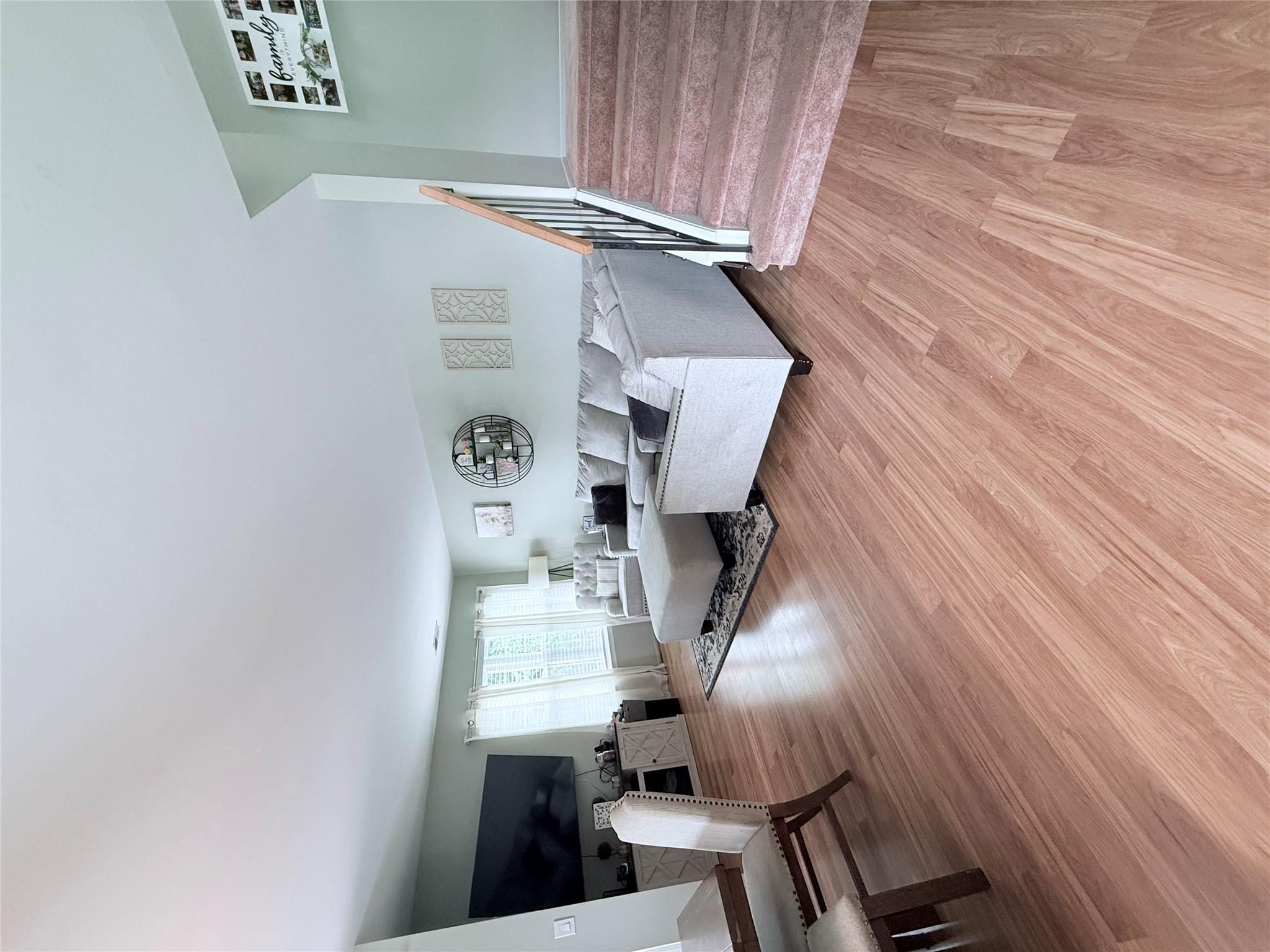 5 Petersen Court # 5, West Babylon, NY 11704