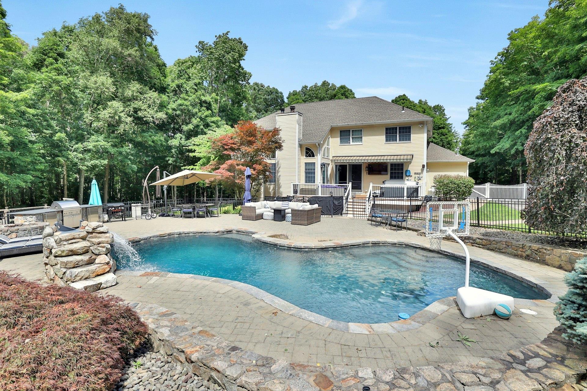 29 Brian Court, Carmel, NY 10512