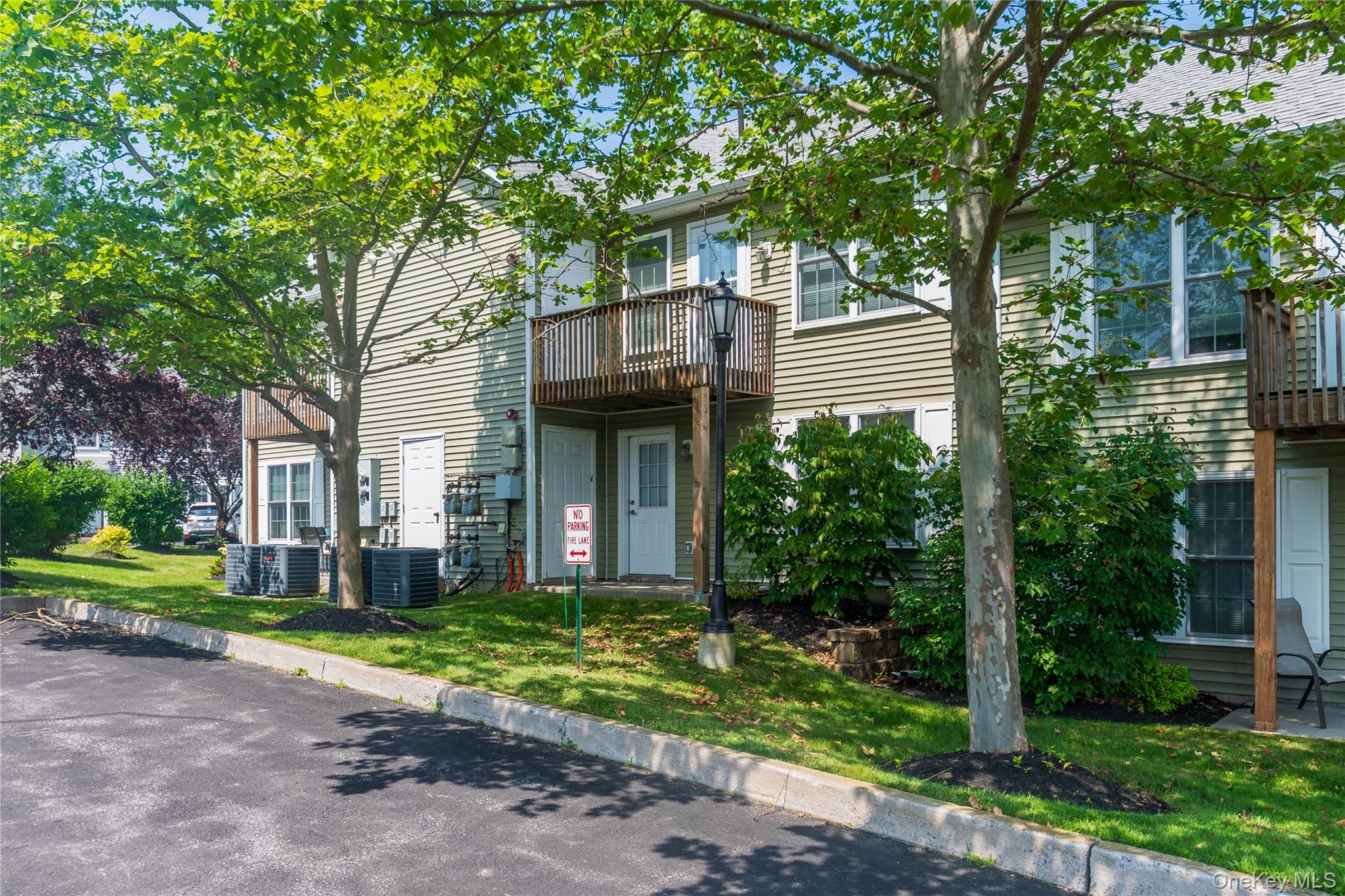 74 Aveonis Court, Fishkill, NY 12524