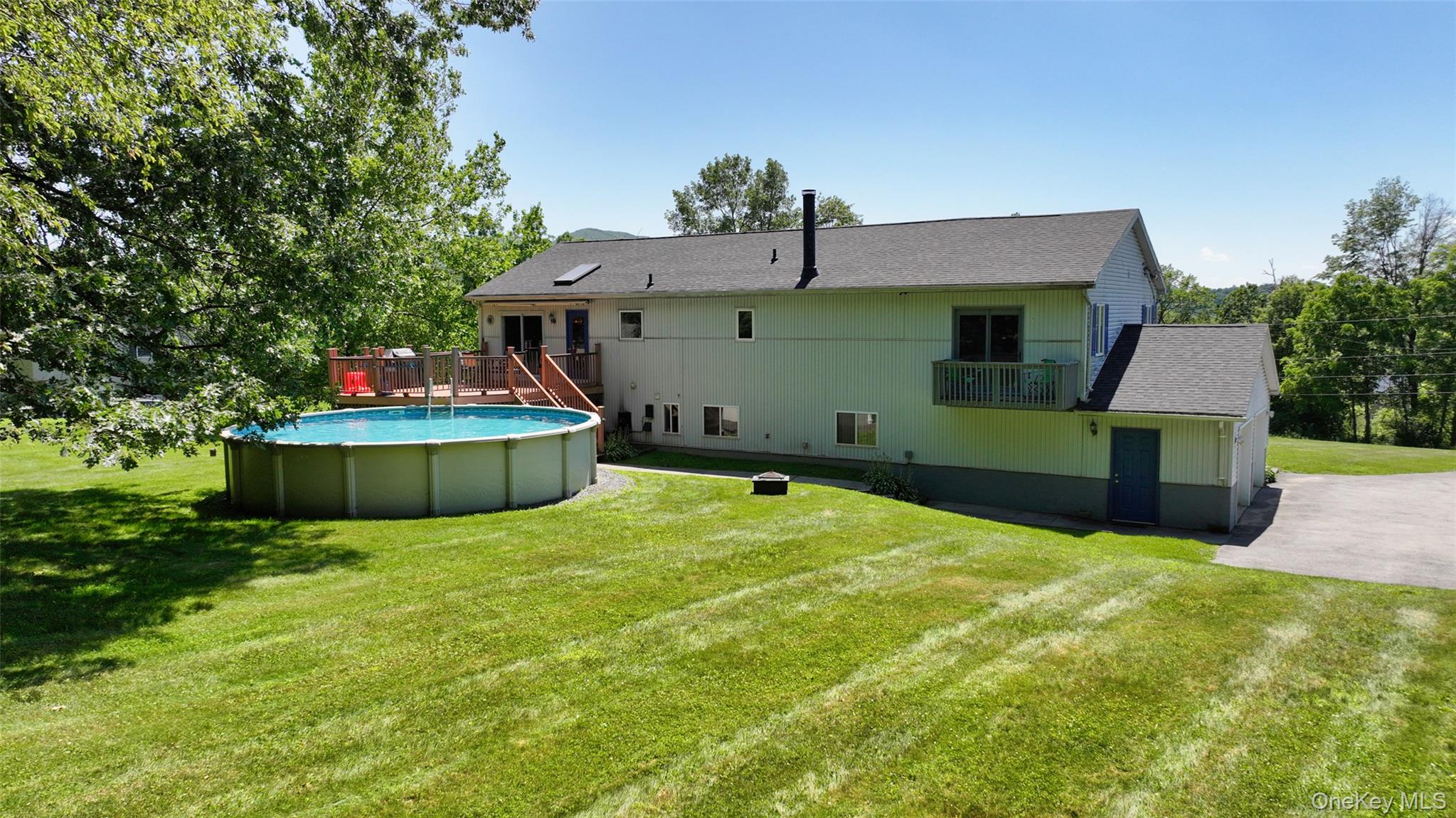 17 Purdy Lane, New Windsor, NY 12553