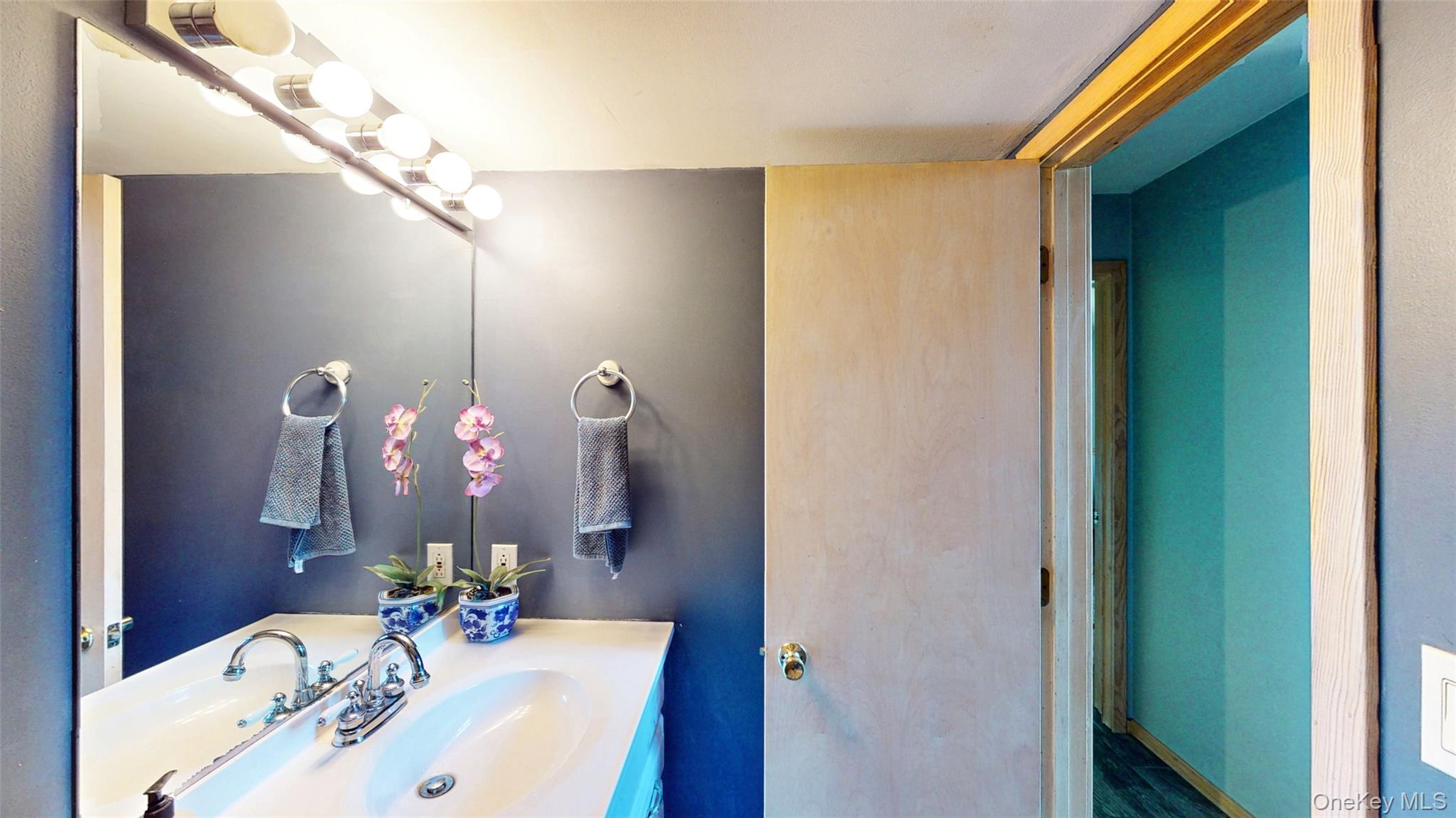 17 Purdy Lane, New Windsor, NY 12553