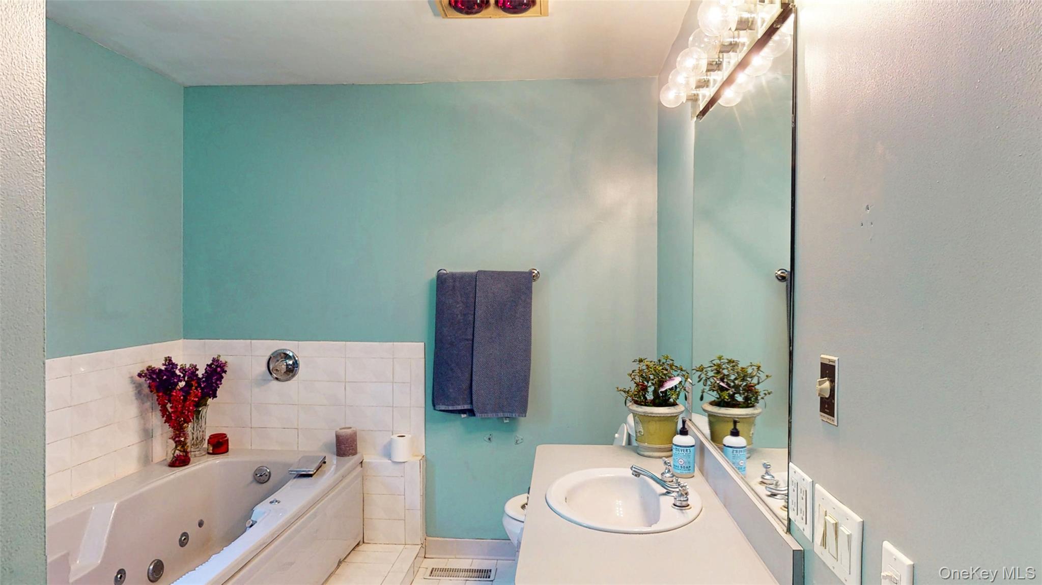 17 Purdy Lane, New Windsor, NY 12553