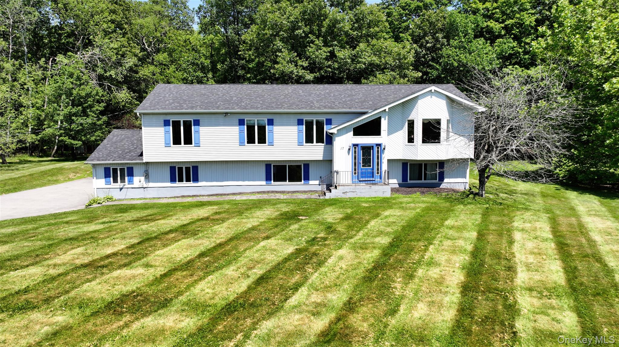 17 Purdy Lane, New Windsor, NY 12553