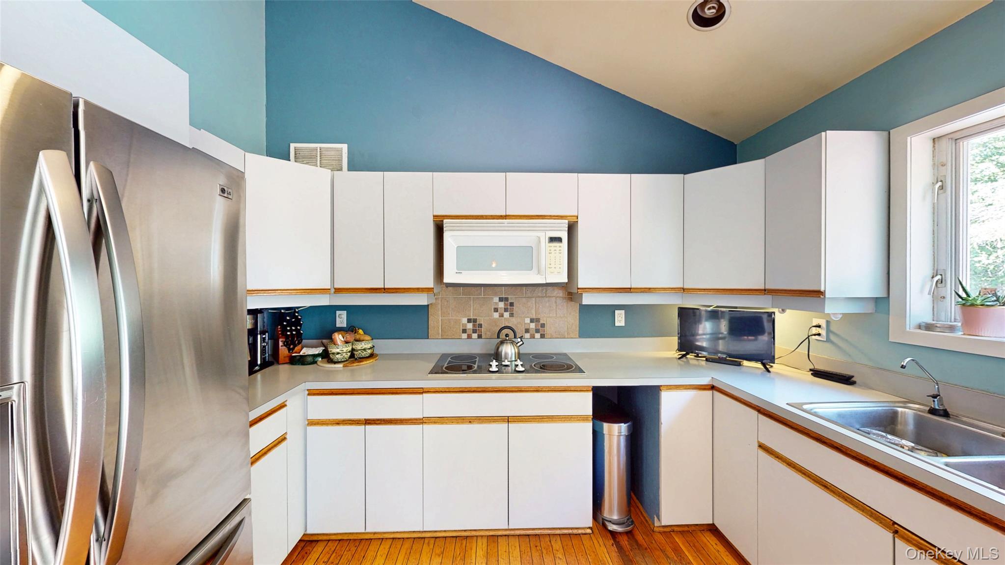 17 Purdy Lane, New Windsor, NY 12553