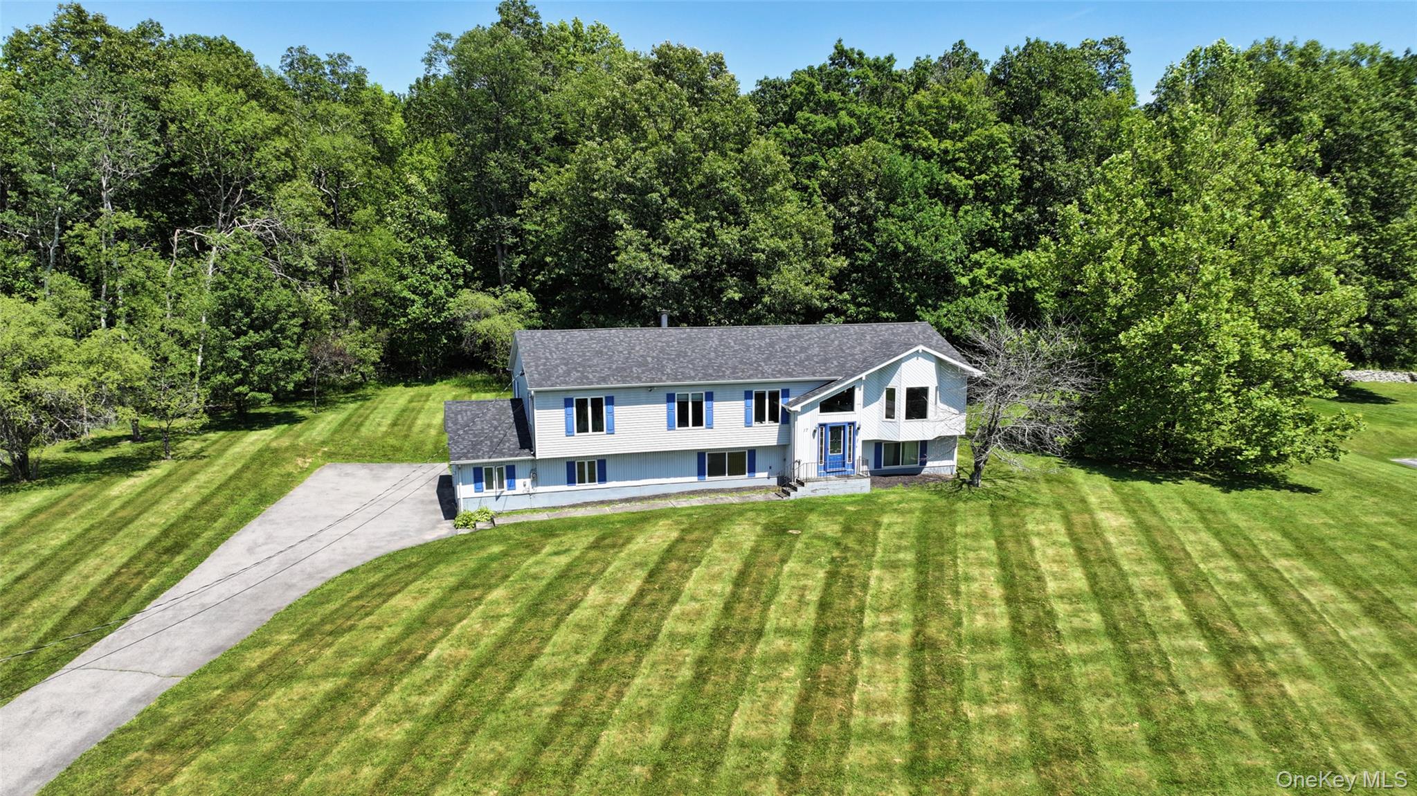 17 Purdy Lane, New Windsor, NY 12553