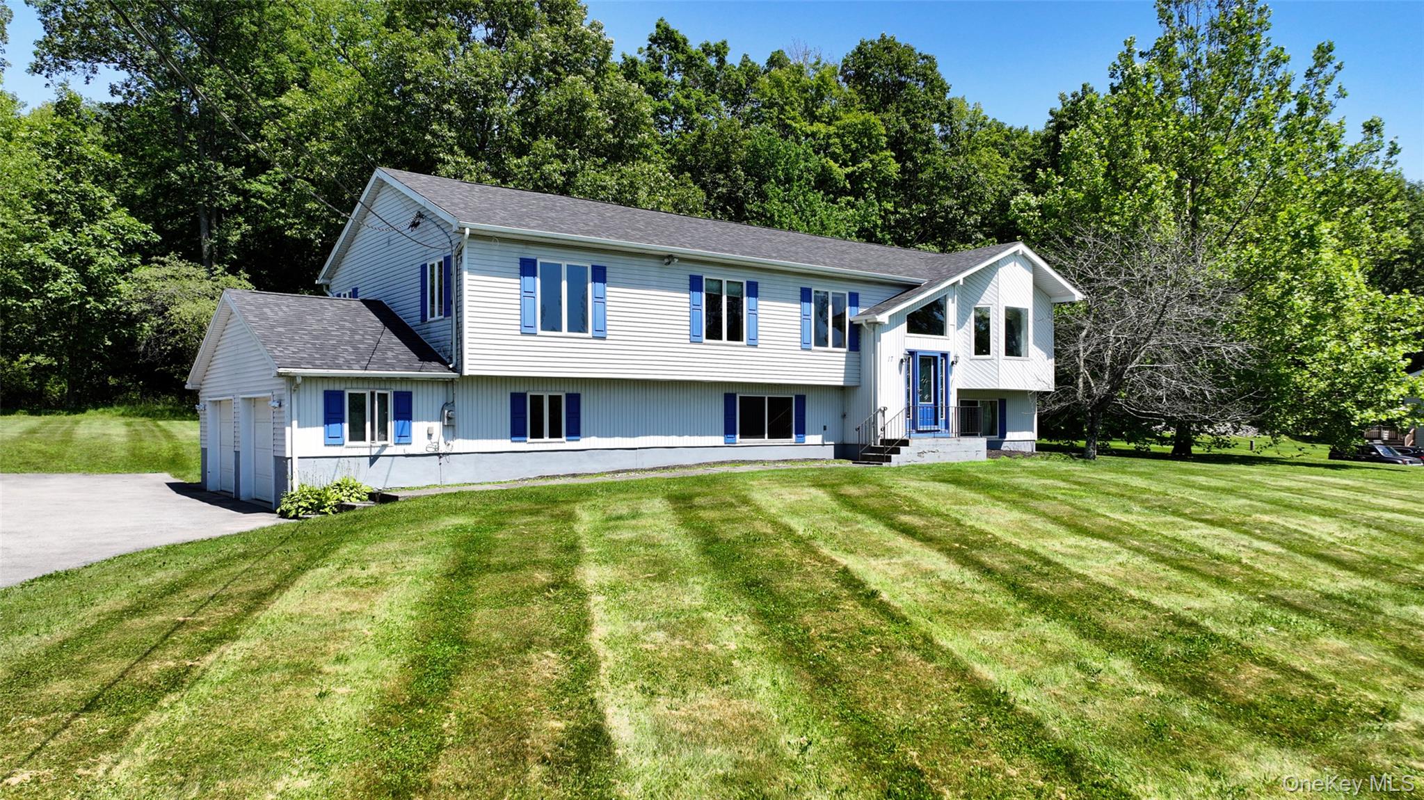 17 Purdy Lane, New Windsor, NY 12553