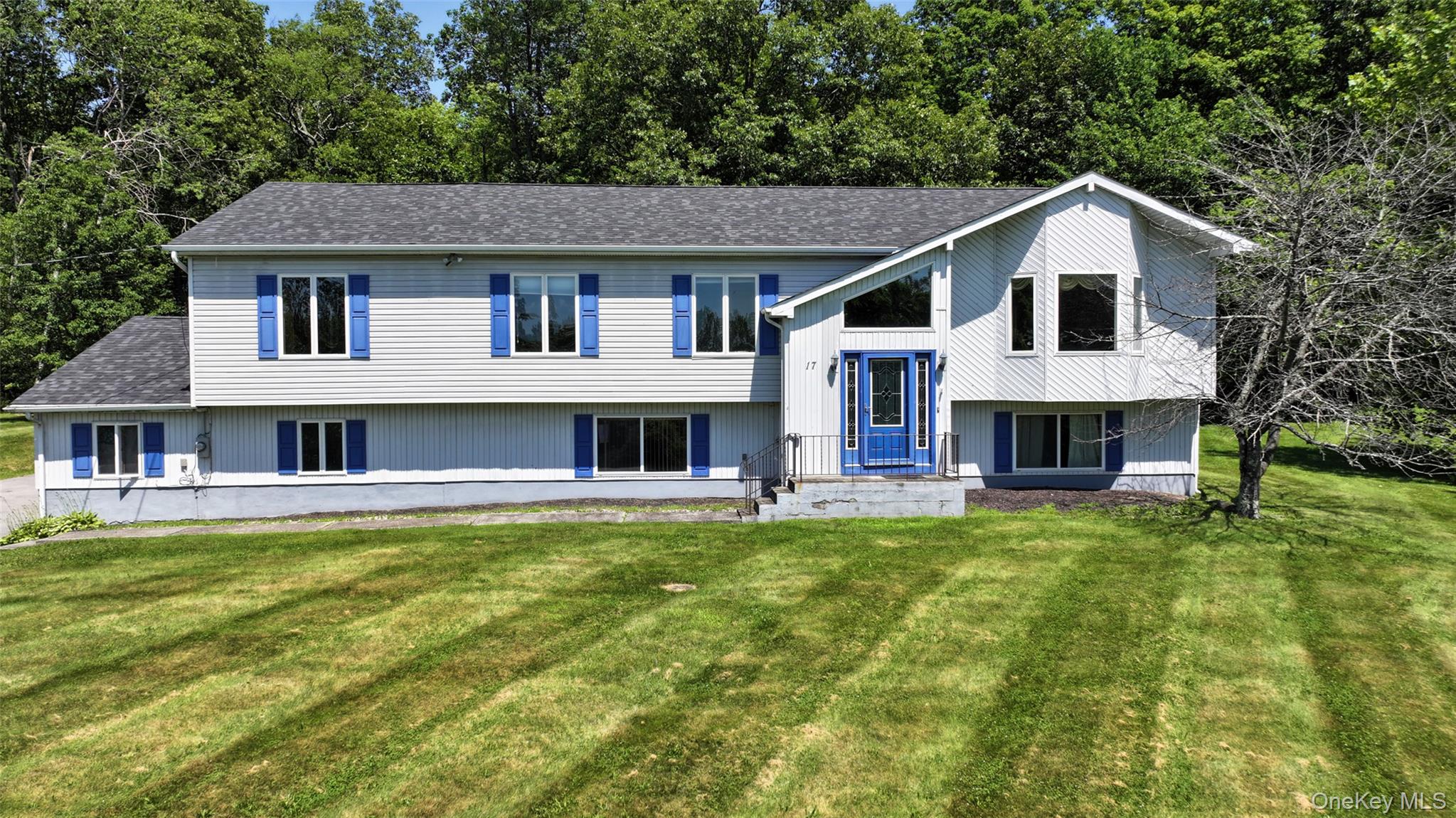 17 Purdy Lane, New Windsor, NY 12553