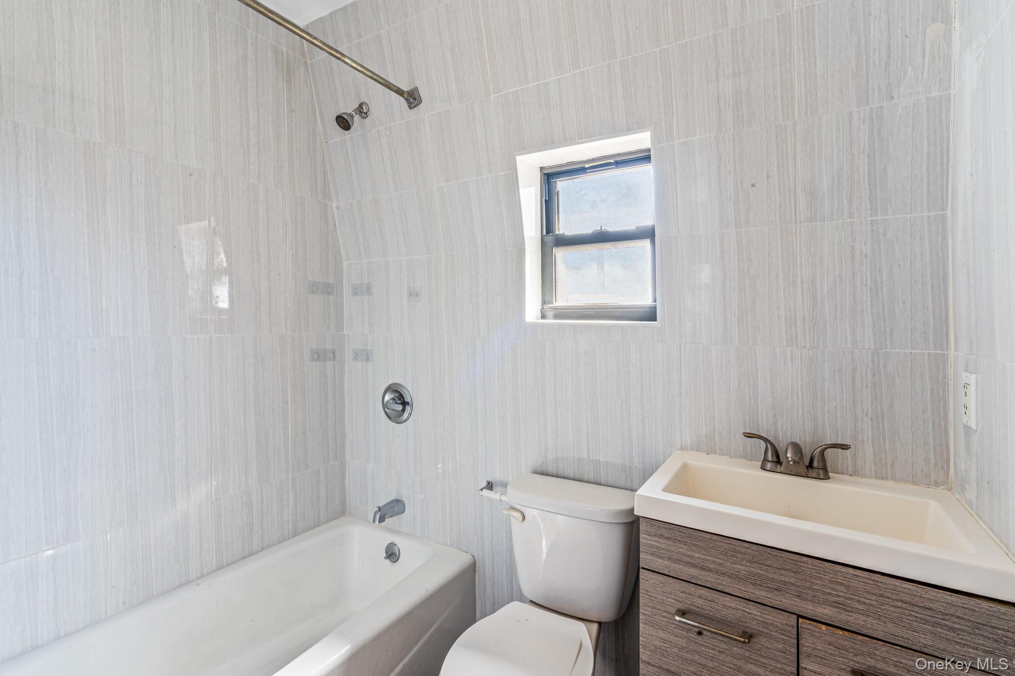 100-15 34th Avenue, Corona, NY 11368