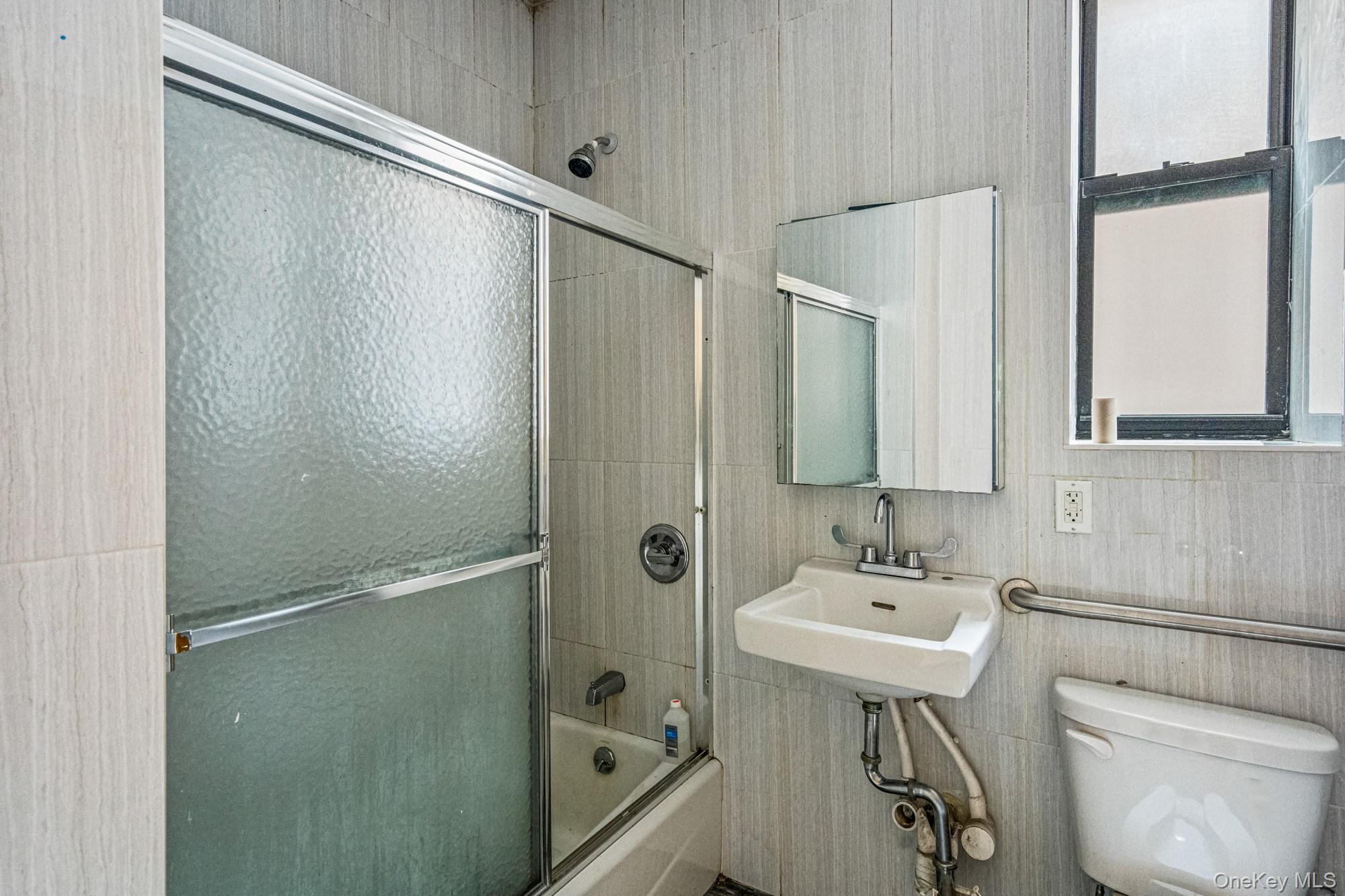 100-15 34th Avenue, Corona, NY 11368