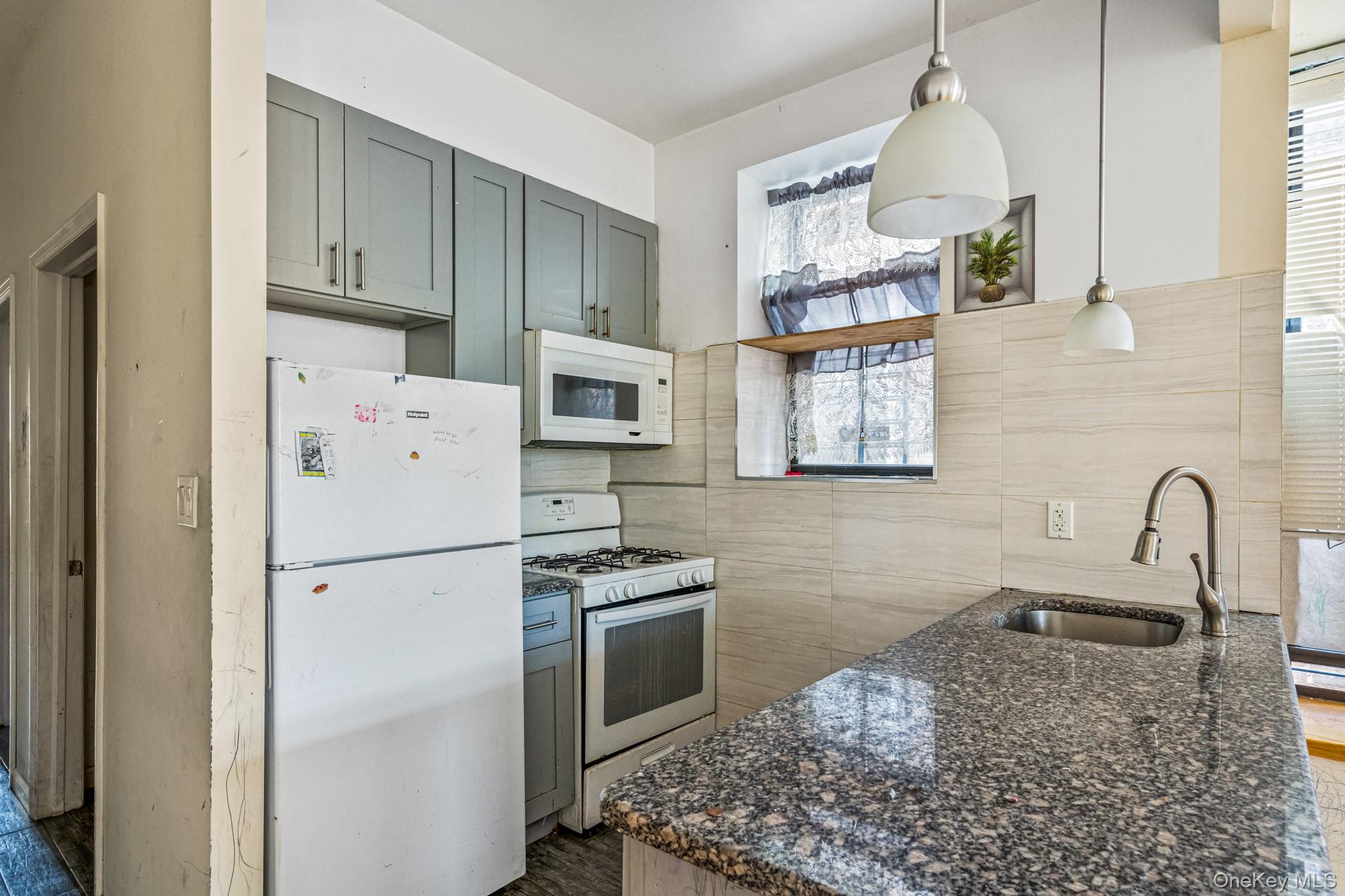 100-15 34th Avenue, Corona, NY 11368