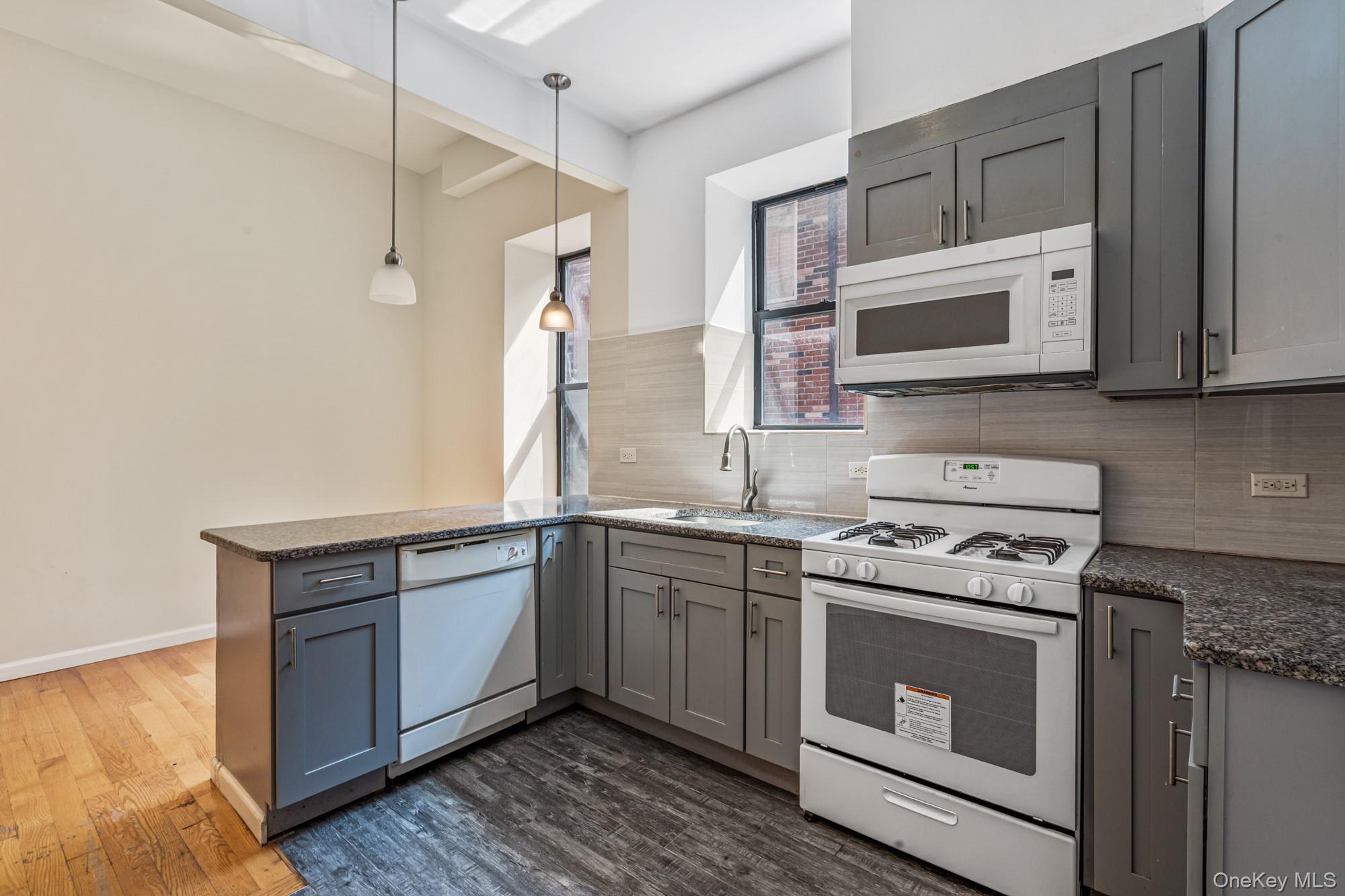 100-15 34th Avenue, Corona, NY 11368