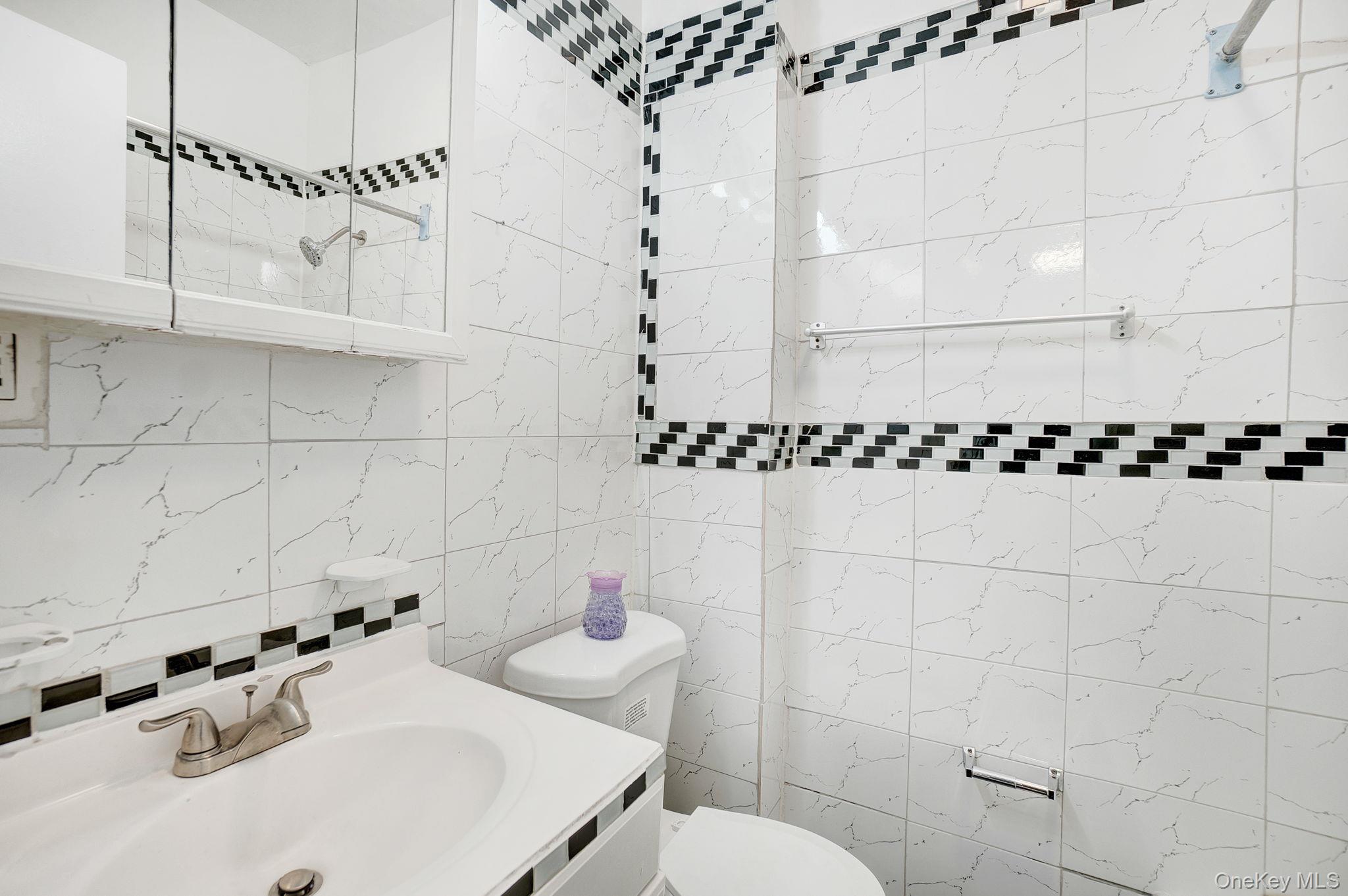 90-31 185TH Street, Hollis, NY 11423