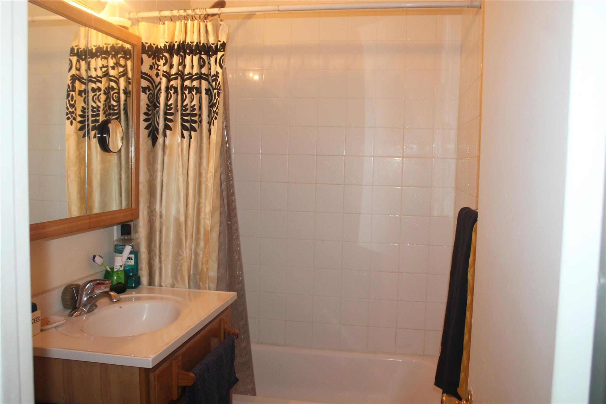 7 Secora Road # H-16, Monsey, NY 10952