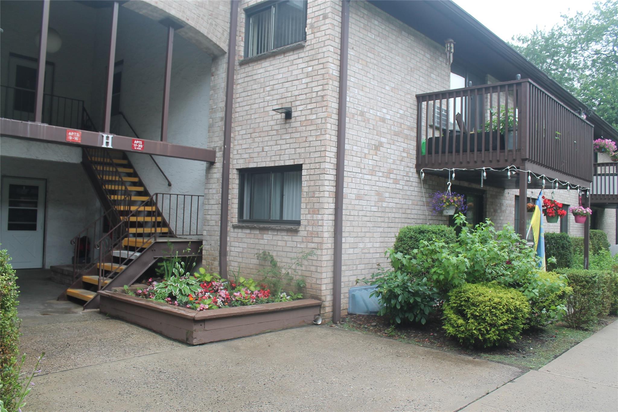 7 Secora Road # H-16, Monsey, NY 10952