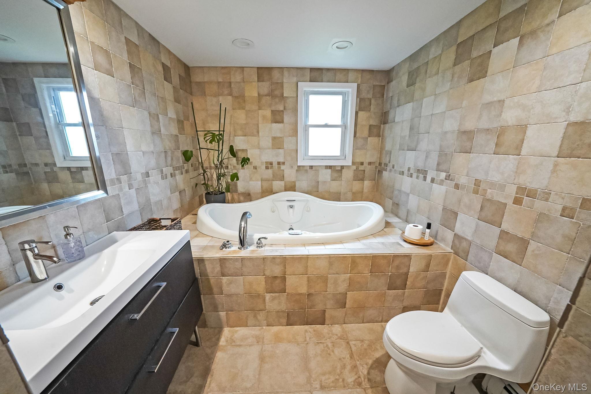 17 Aberdeen Street, Malverne, NY 11565