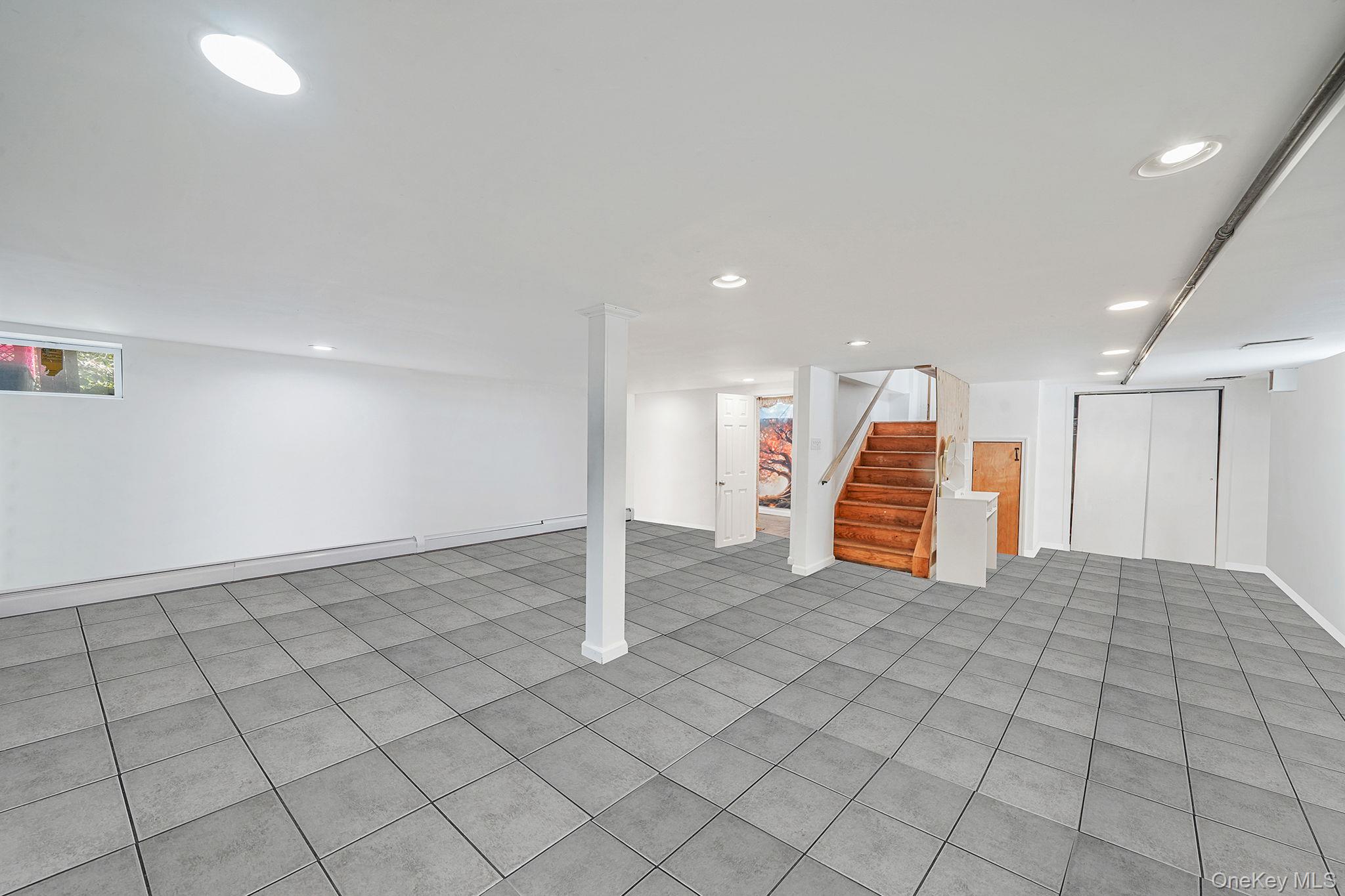 17 Aberdeen Street, Malverne, NY 11565