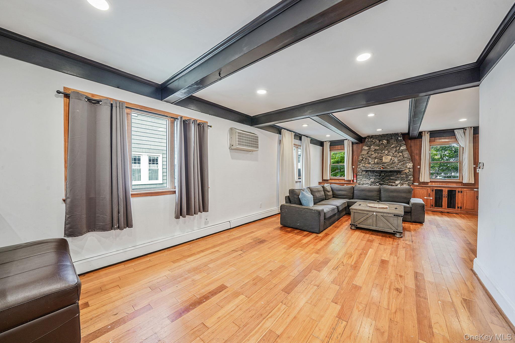17 Aberdeen Street, Hempstead, NY 11565
